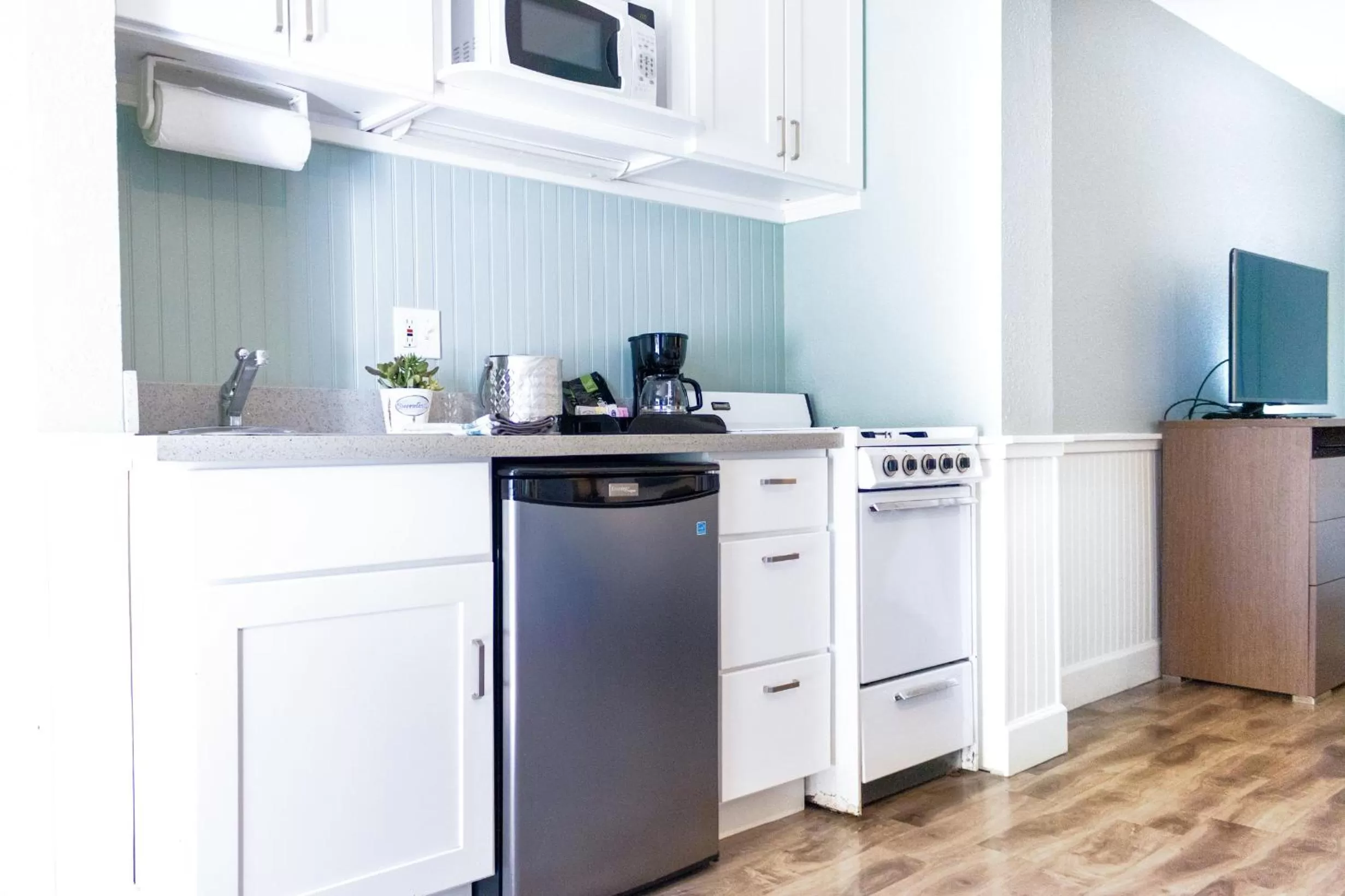 Coffee/tea facilities in Ocean Echo Inn & Beach Cottages