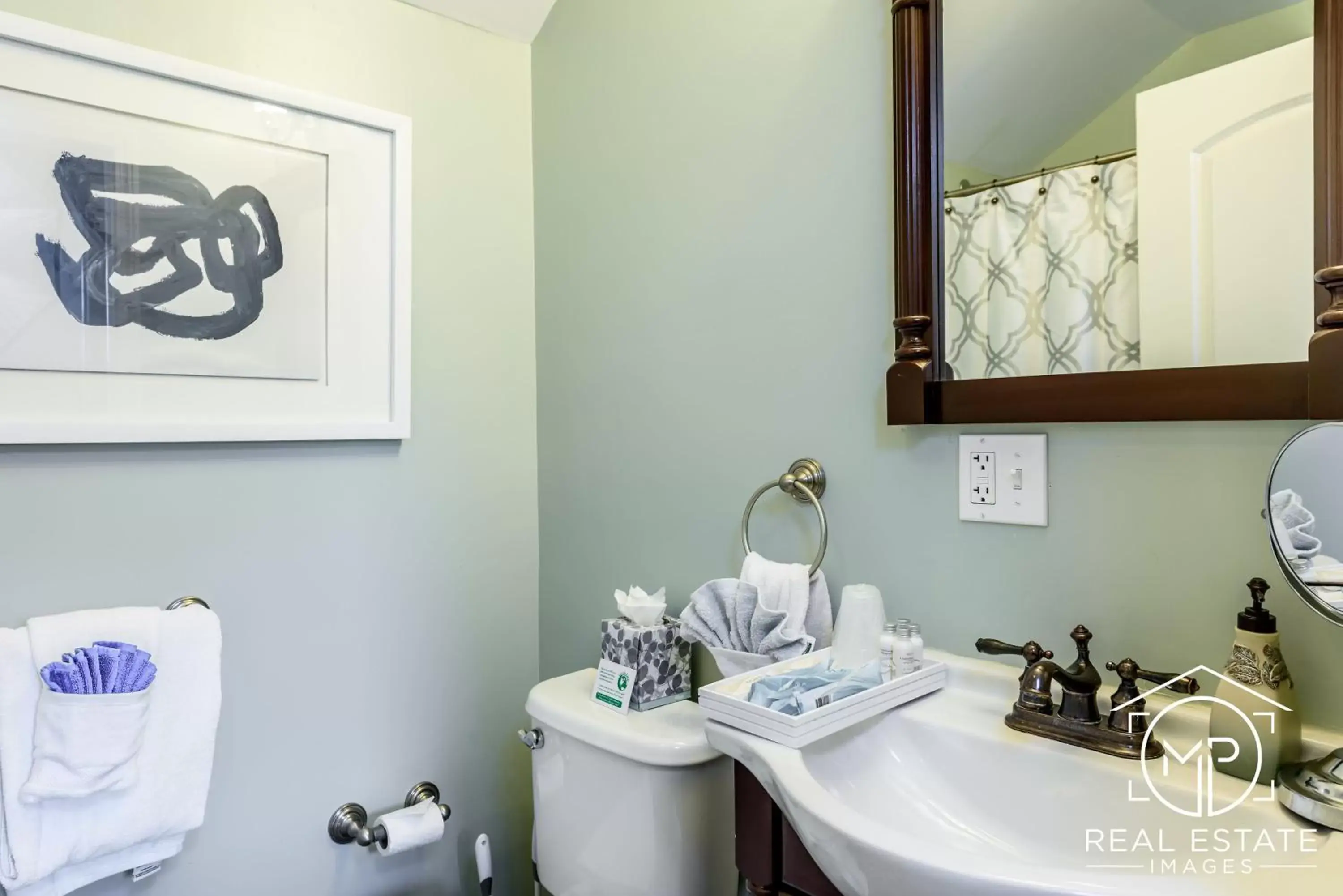 Bathroom in Bouchard Restaurant & Inn