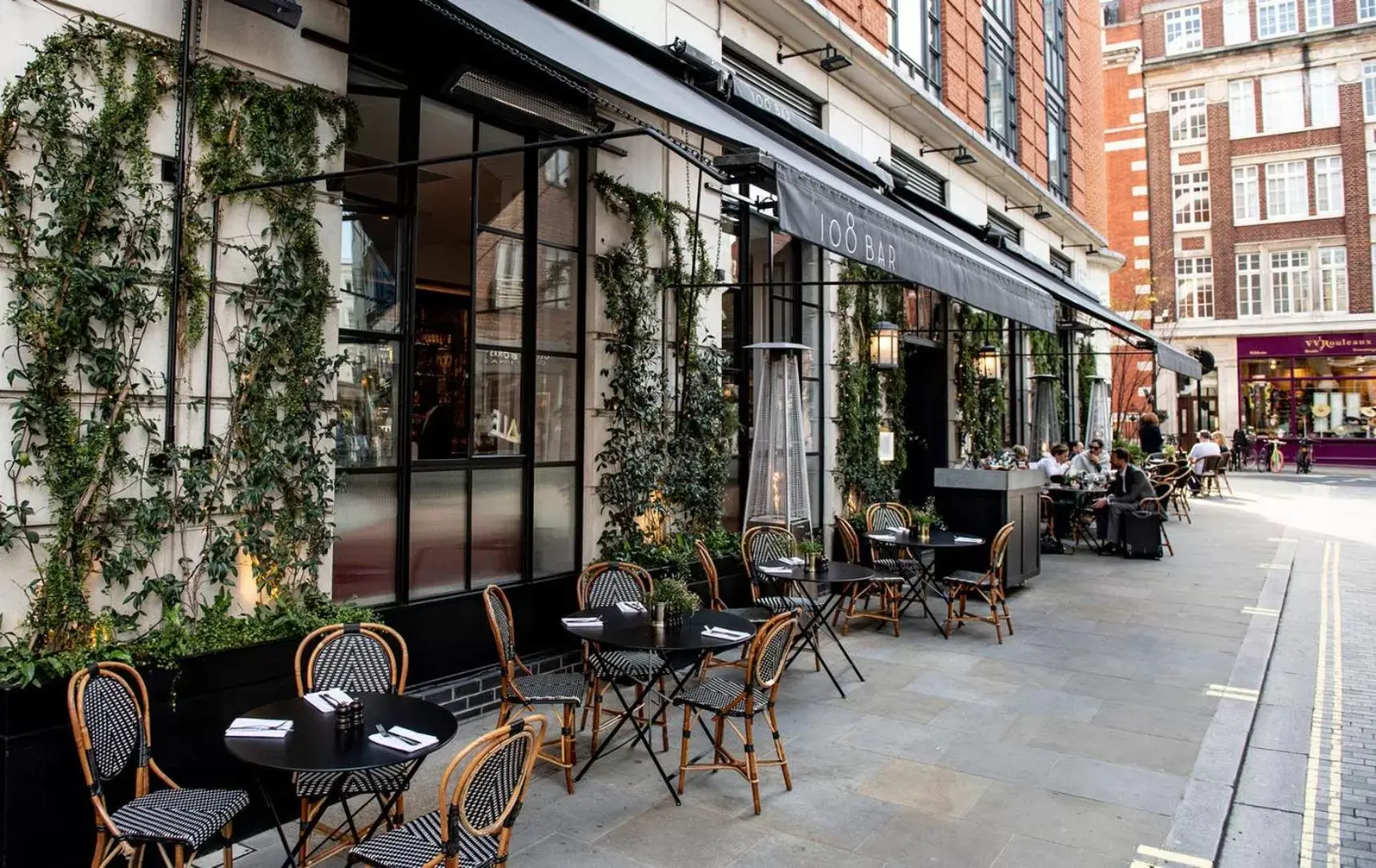 Lounge or bar, Restaurant/Places to Eat in The Marylebone Hotel