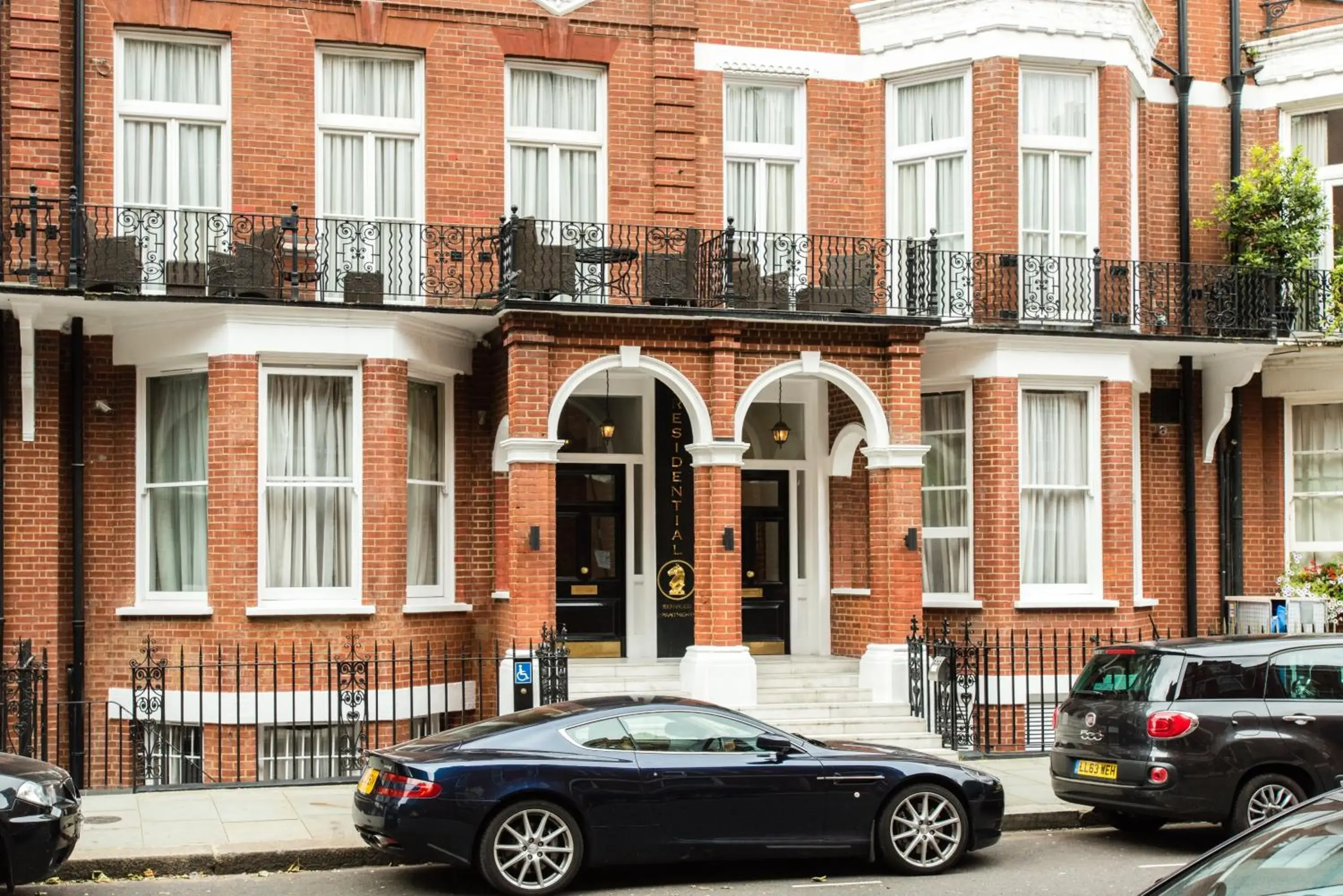 Facade/Entrance in Presidential Apartments Kensington