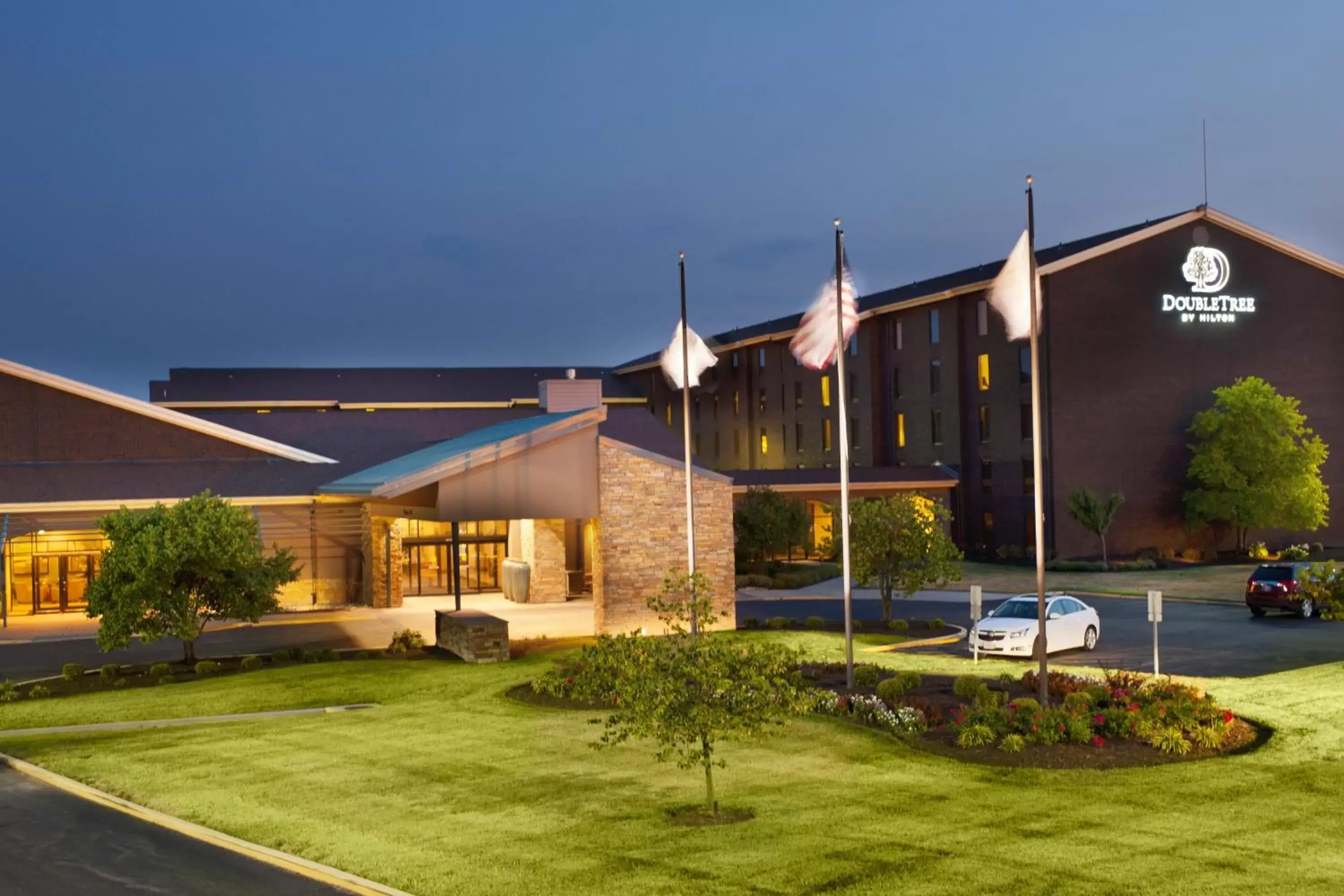 Facade/entrance in DoubleTree by Hilton Collinsville/St.Louis