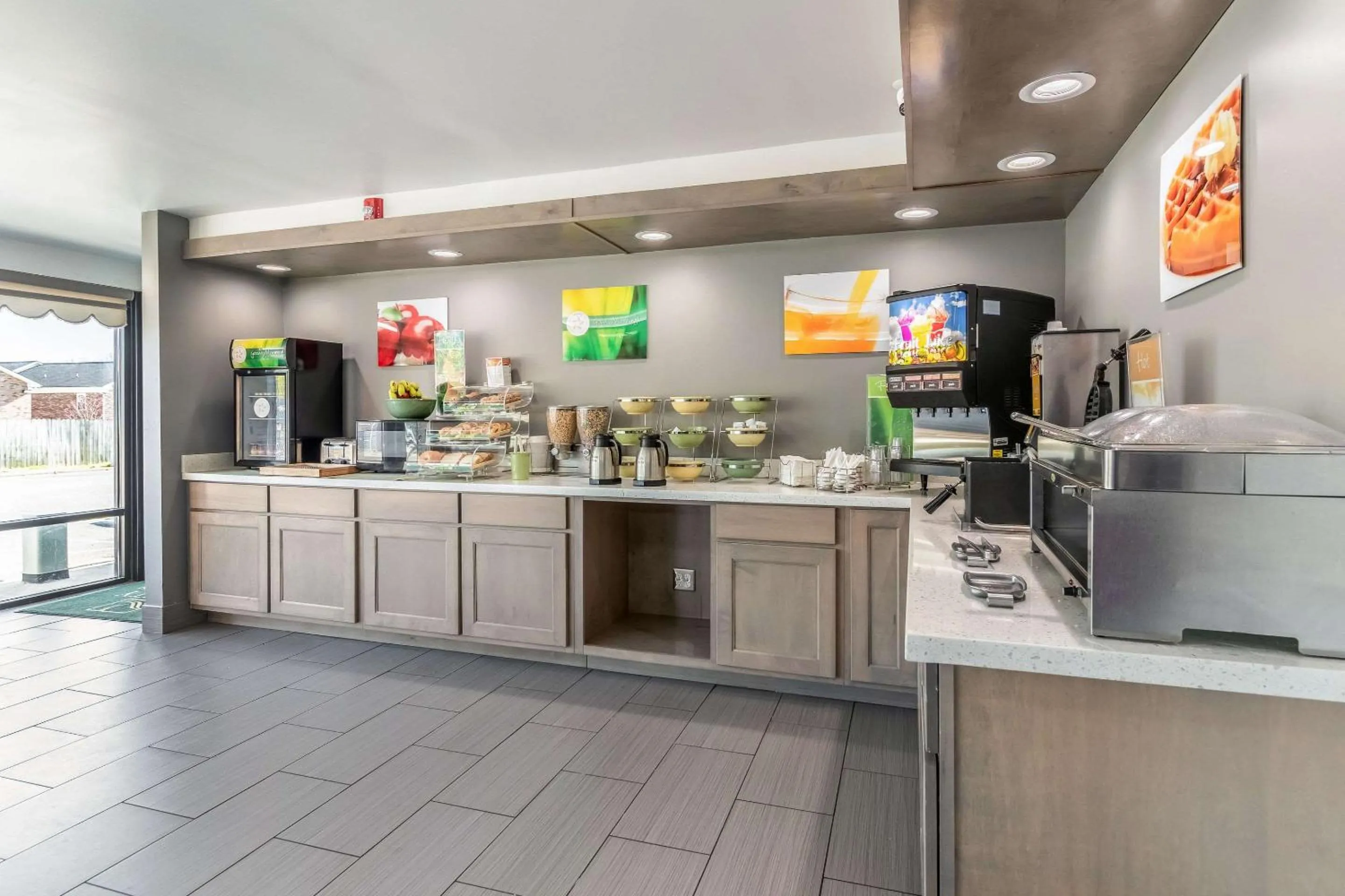 Restaurant/places to eat in Quality Inn Franklin - Cool Springs Area