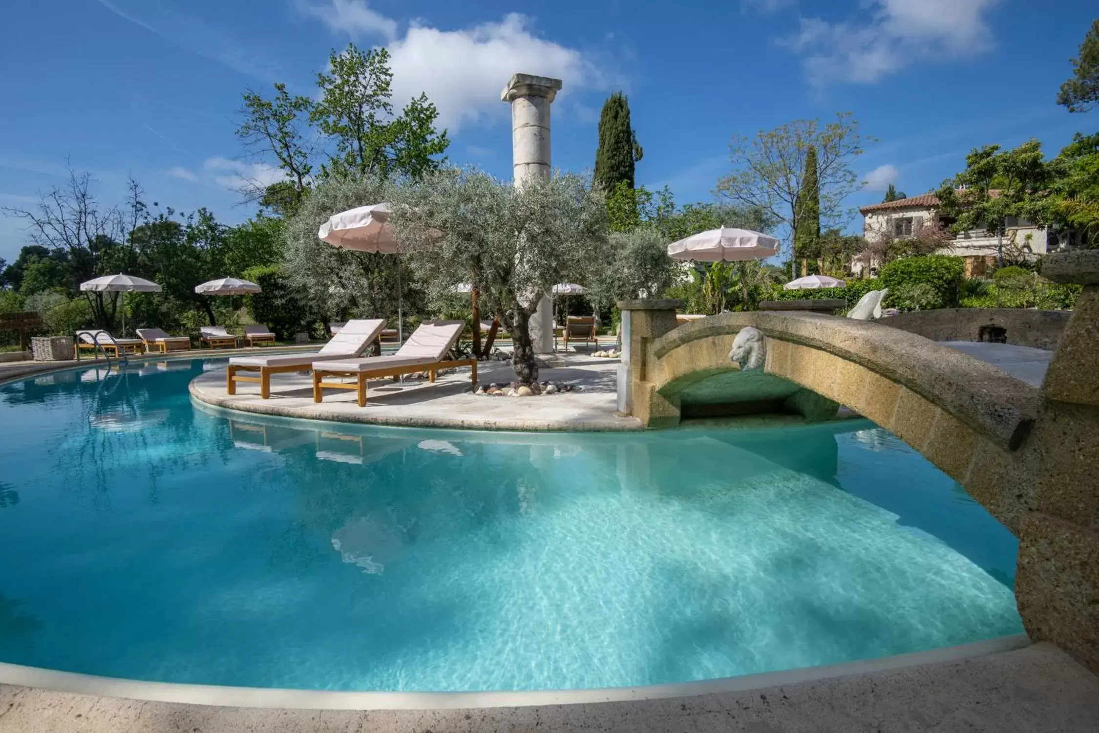 Swimming Pool in Hotel Les Messugues