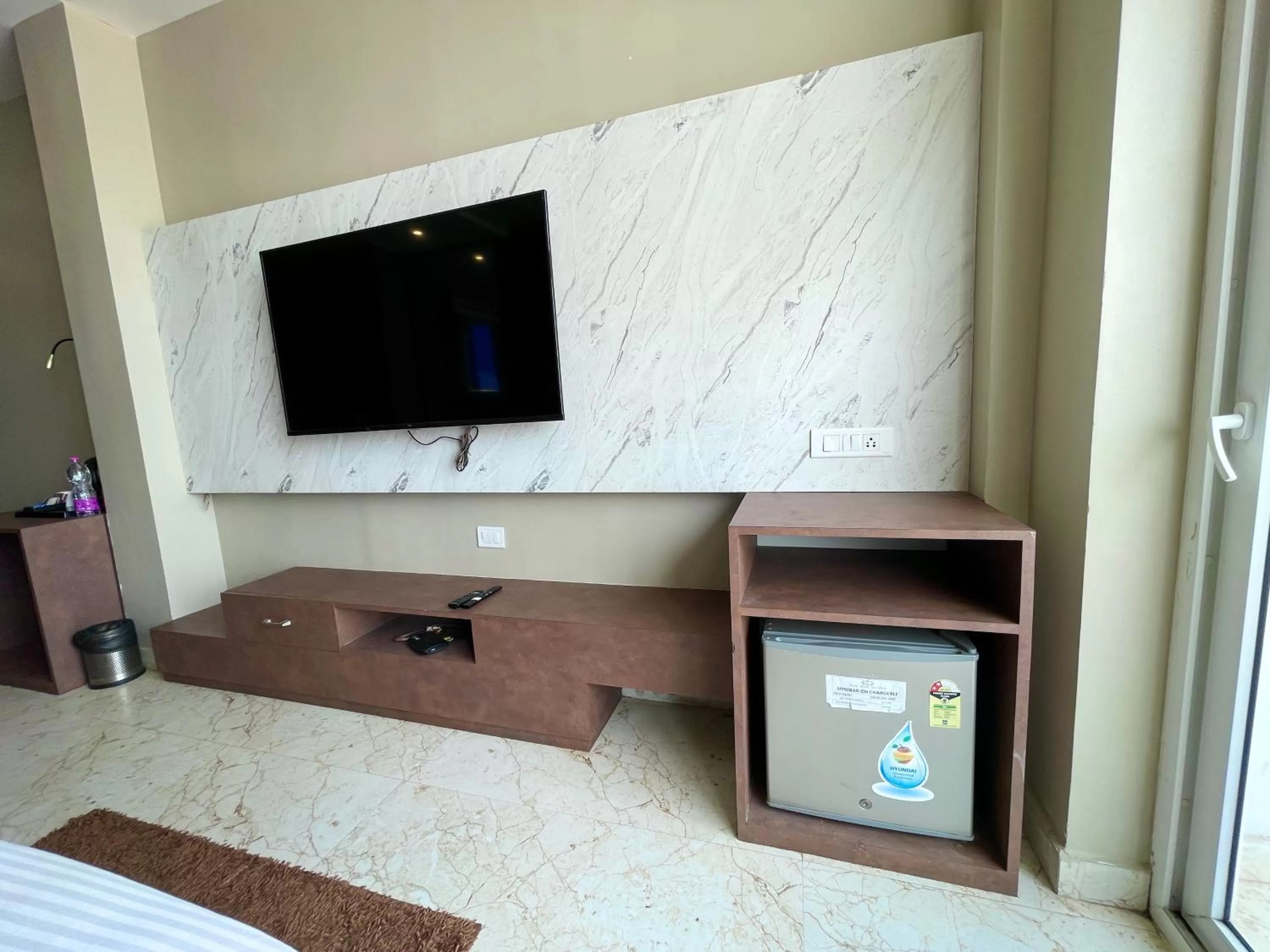TV/Entertainment Center in Hotel TBS sea view ! Puri