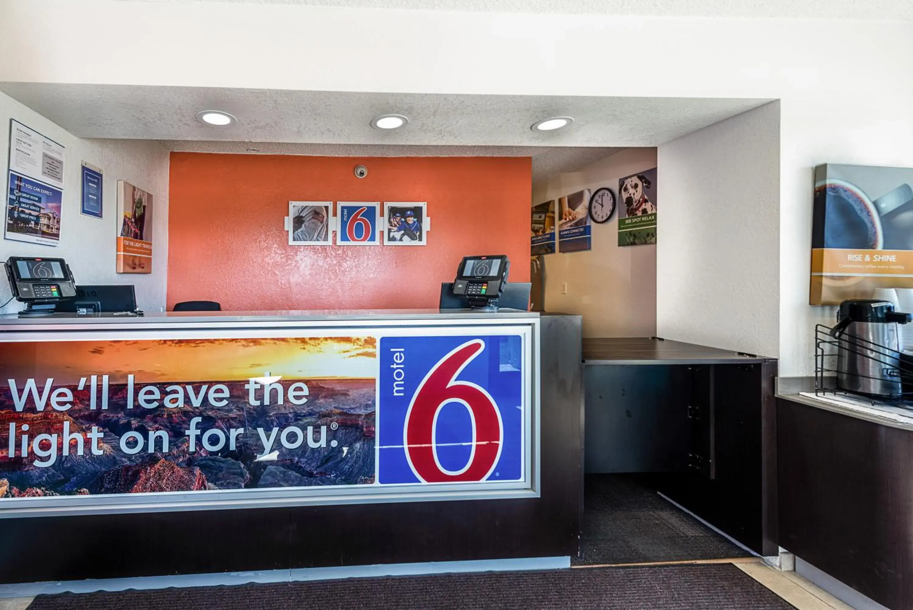 Lobby or reception, Lobby/Reception in Motel 6-Sparks, NV - Airport - Sparks