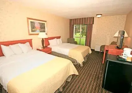 Double Room with Two Double Beds - Non-Smoking in Quality Inn Gallipolis