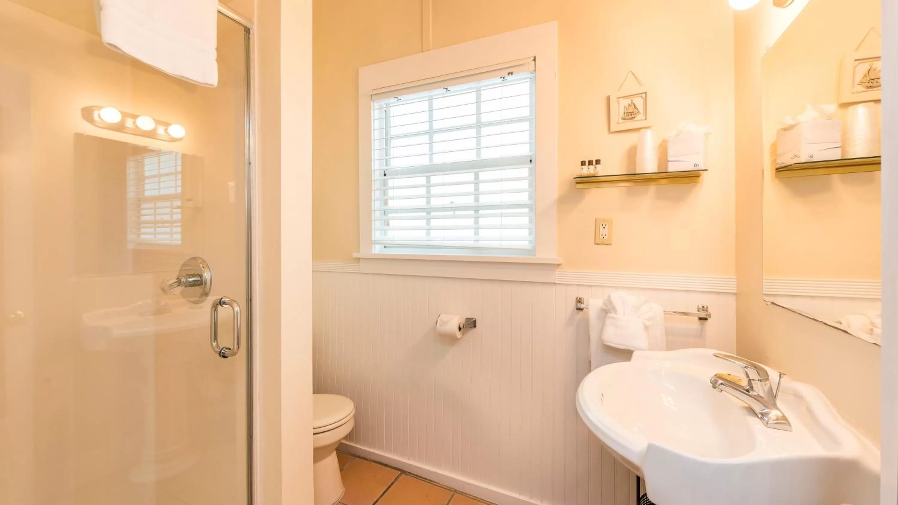 Bathroom in L'Habitation Guesthouse- Adult Exclusive