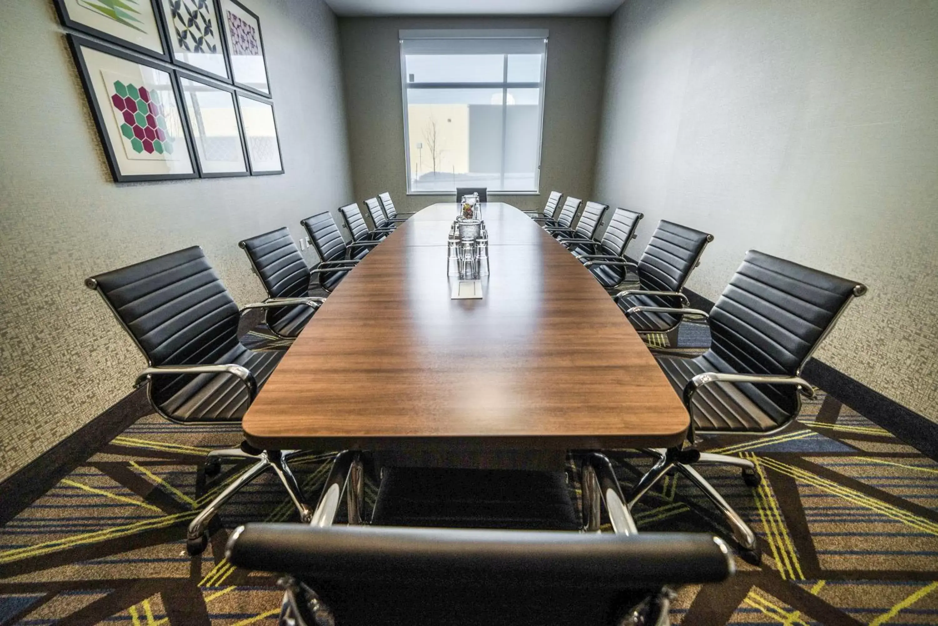 Meeting/conference room in Candlewood Suites West Edmonton - Mall Area, an IHG Hotel