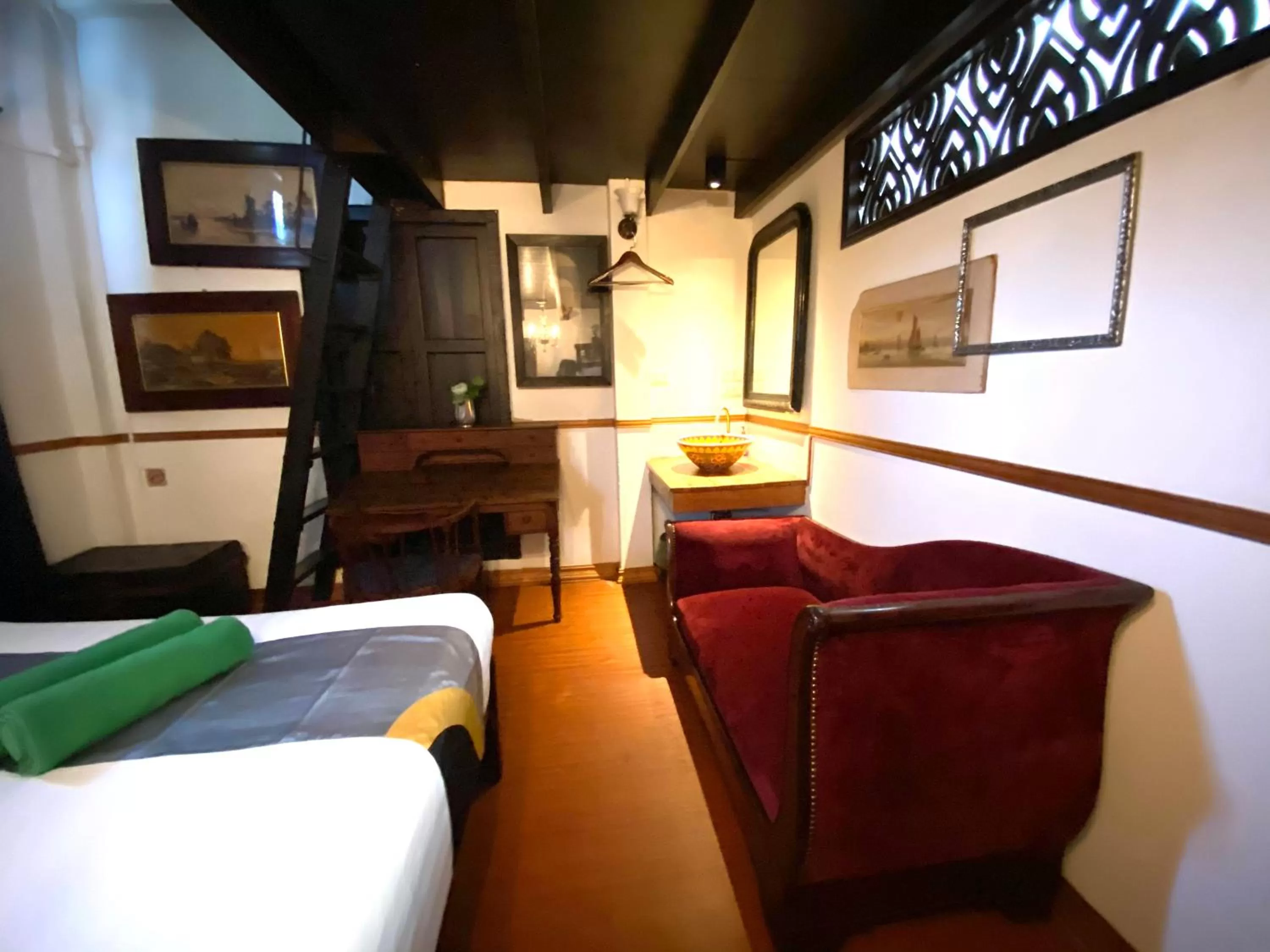 Bed in 103 - Bed and Brews