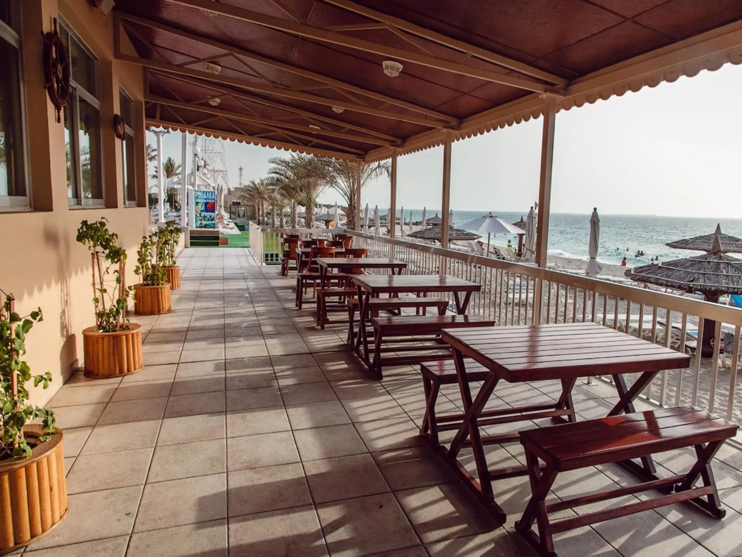 Balcony/Terrace, Restaurant/Places to Eat in Sharjah Carlton Hotel