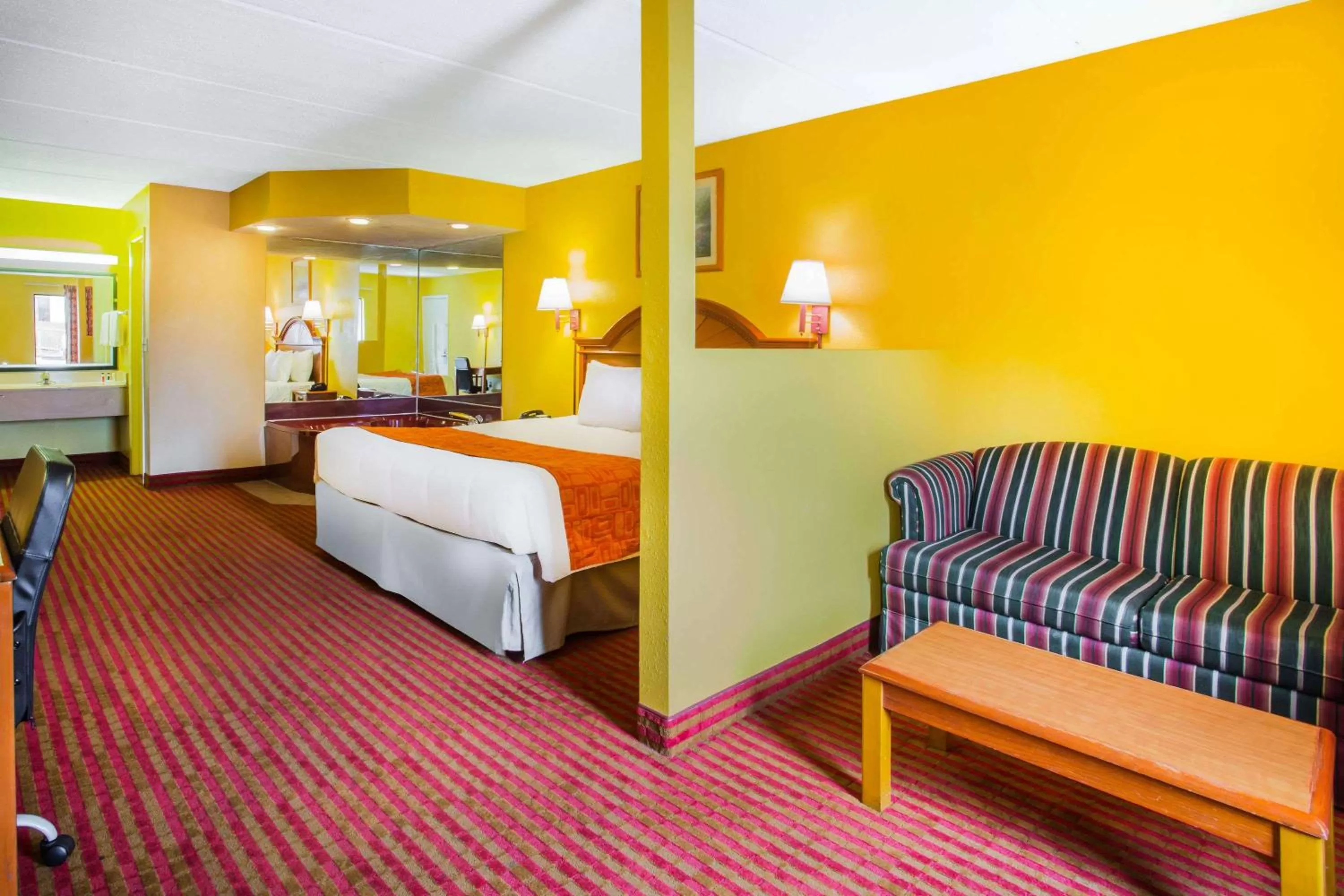 Photo of the whole room in Howard Johnson by Wyndham Panama City