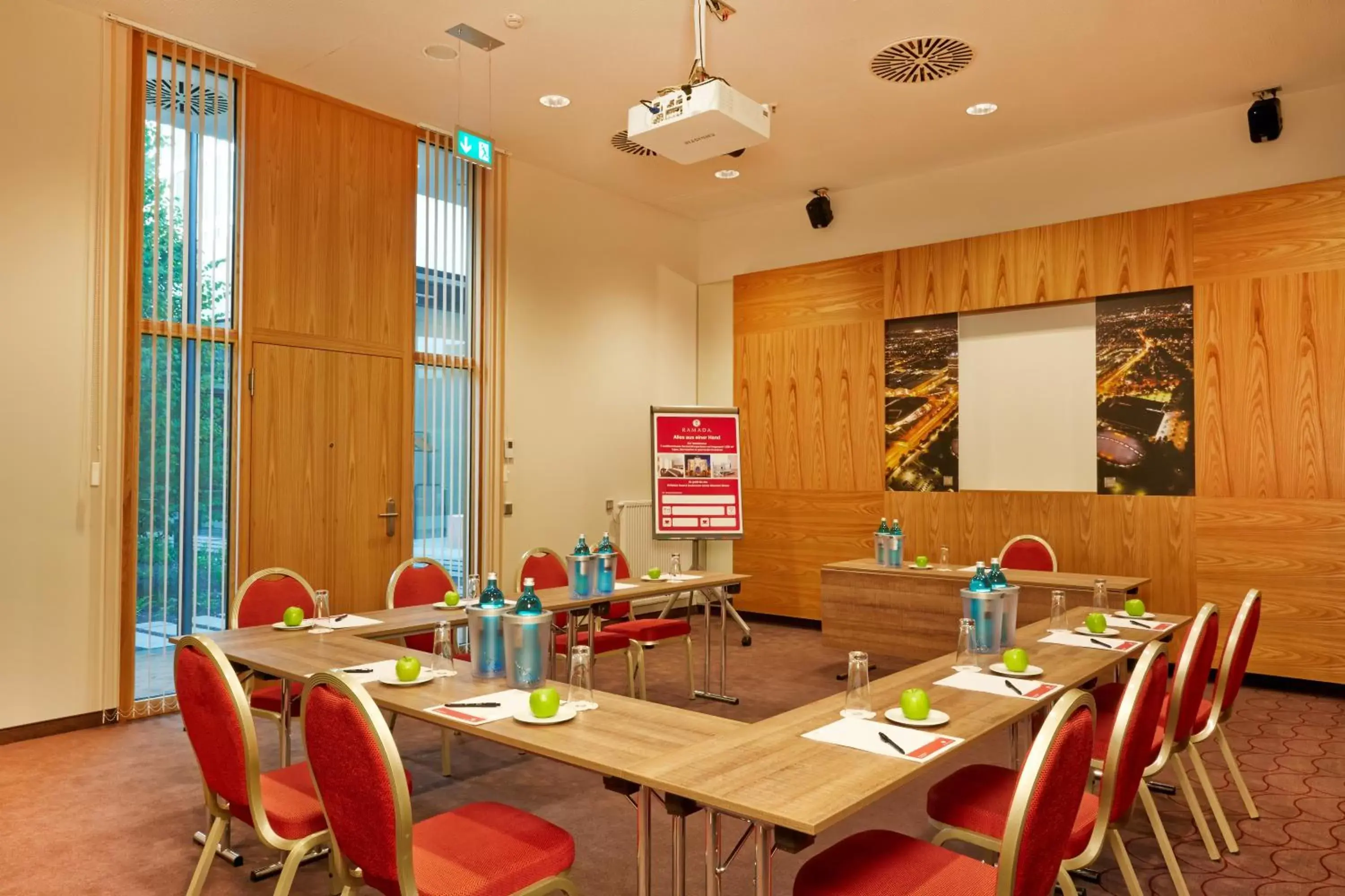 Business facilities in H4 Hotel München Messe