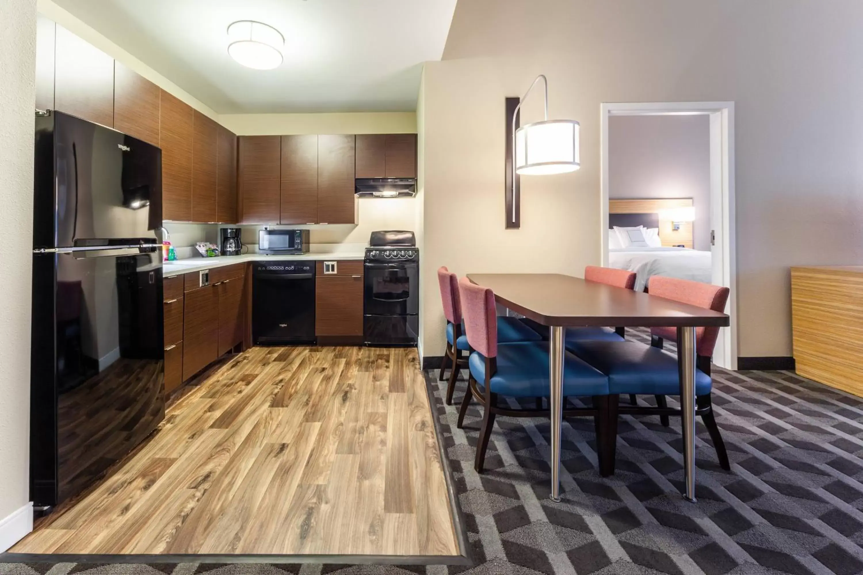 Bedroom, Kitchen/Kitchenette in TownePlace Suites by Marriott Front Royal