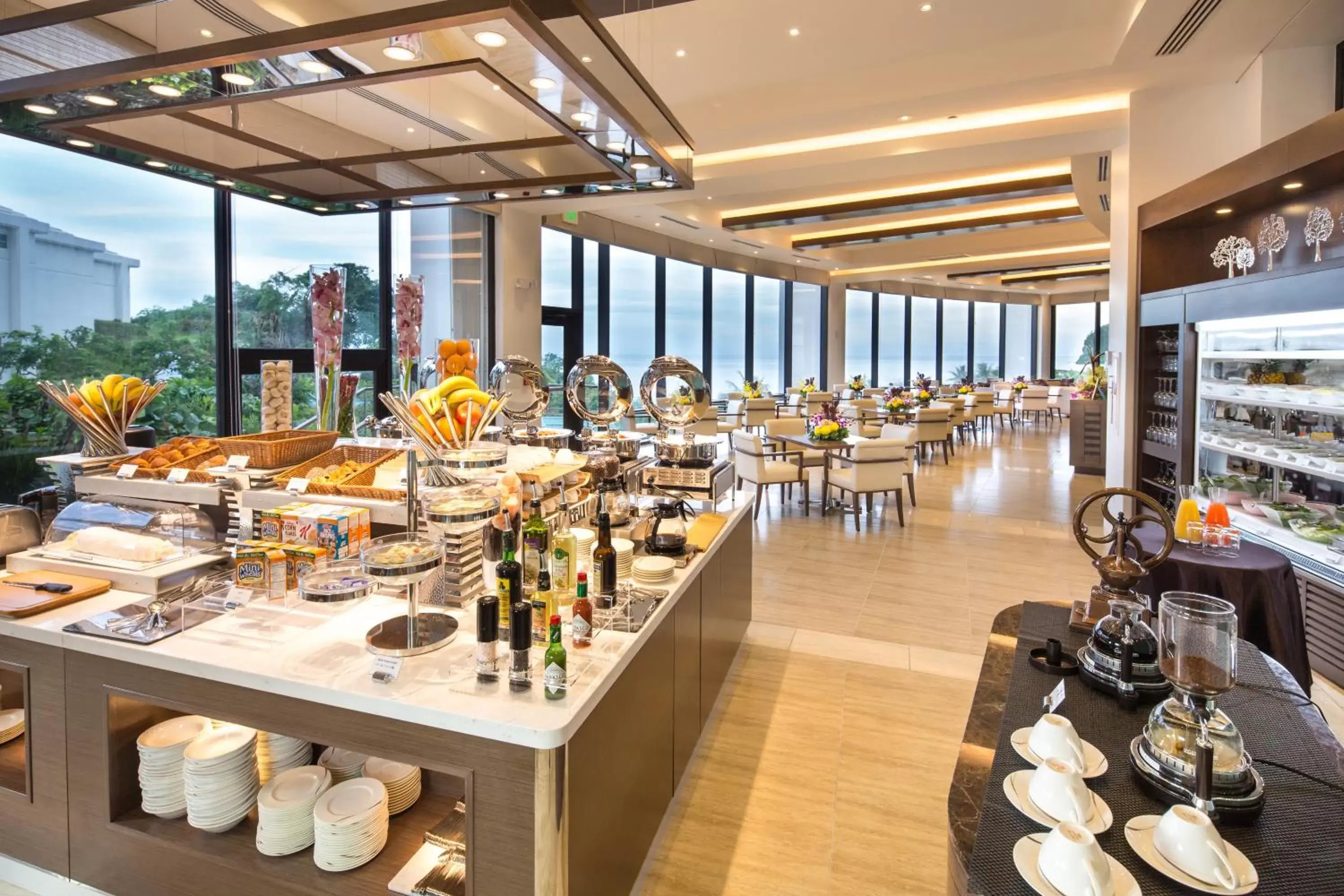 Buffet breakfast, Restaurant/Places to Eat in Hotel Nikko Guam