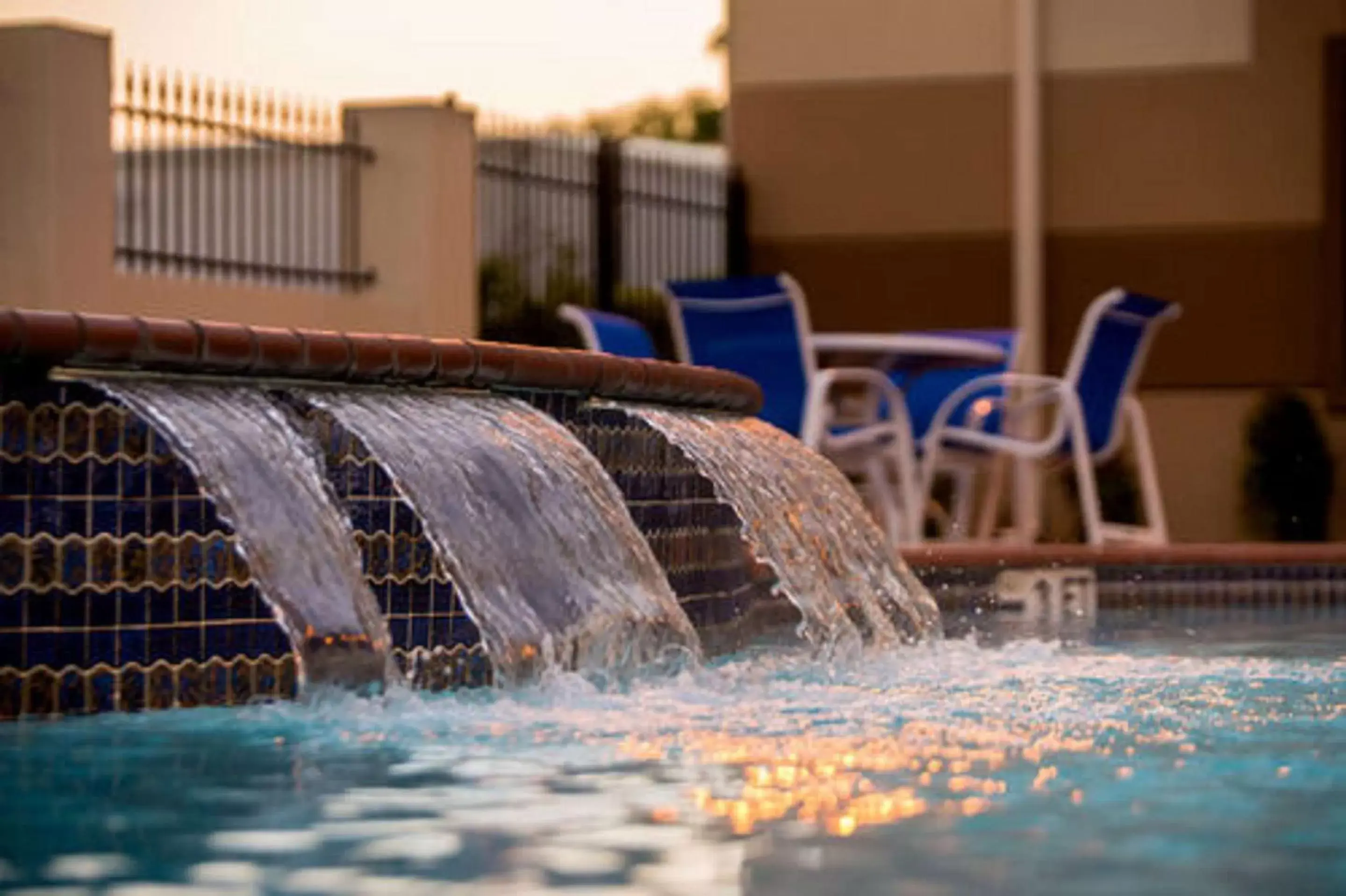 On site, Swimming Pool in Best Western Galleria Inn & Suites