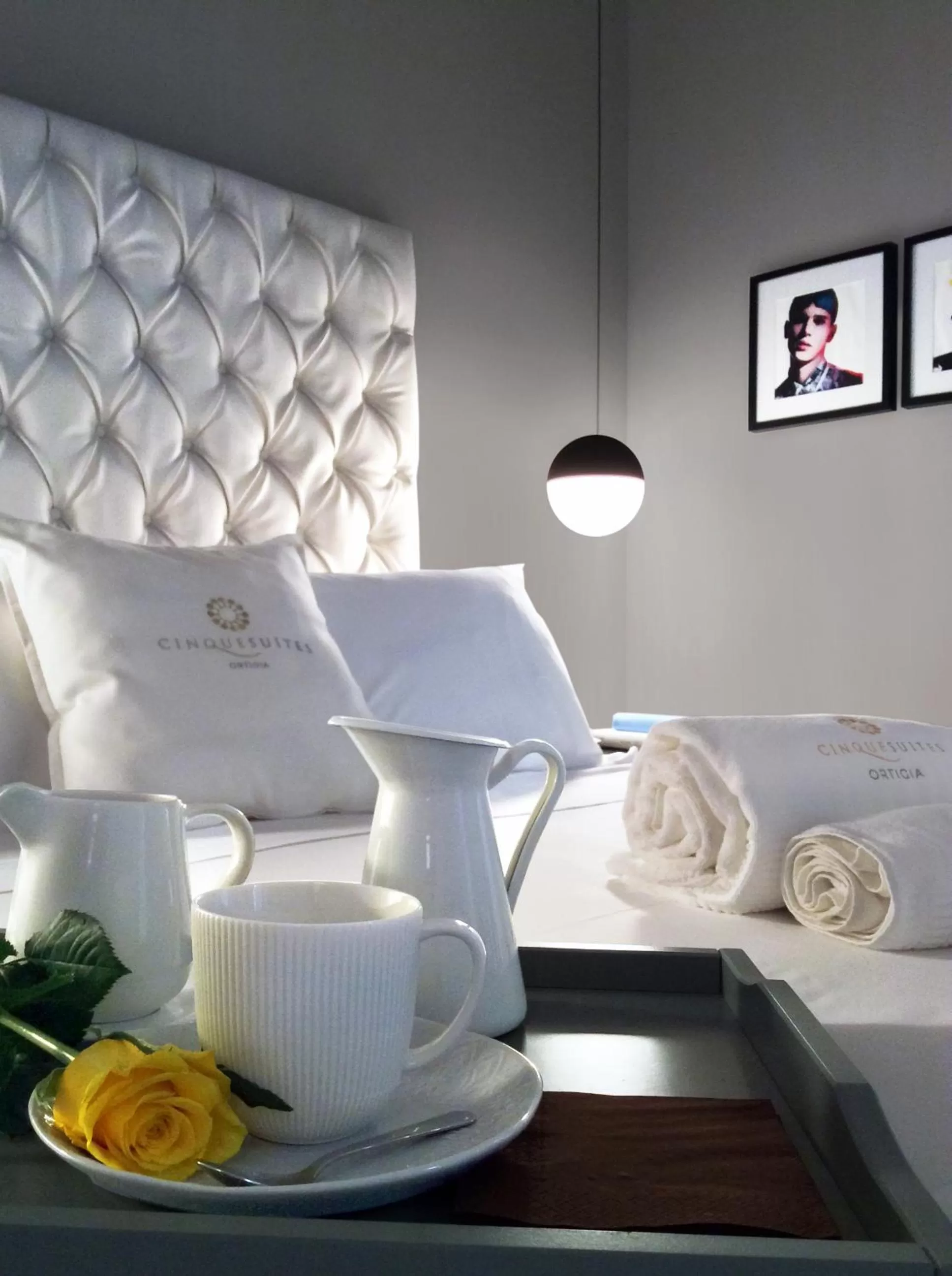 Bed in CinqueSuites Ortigia