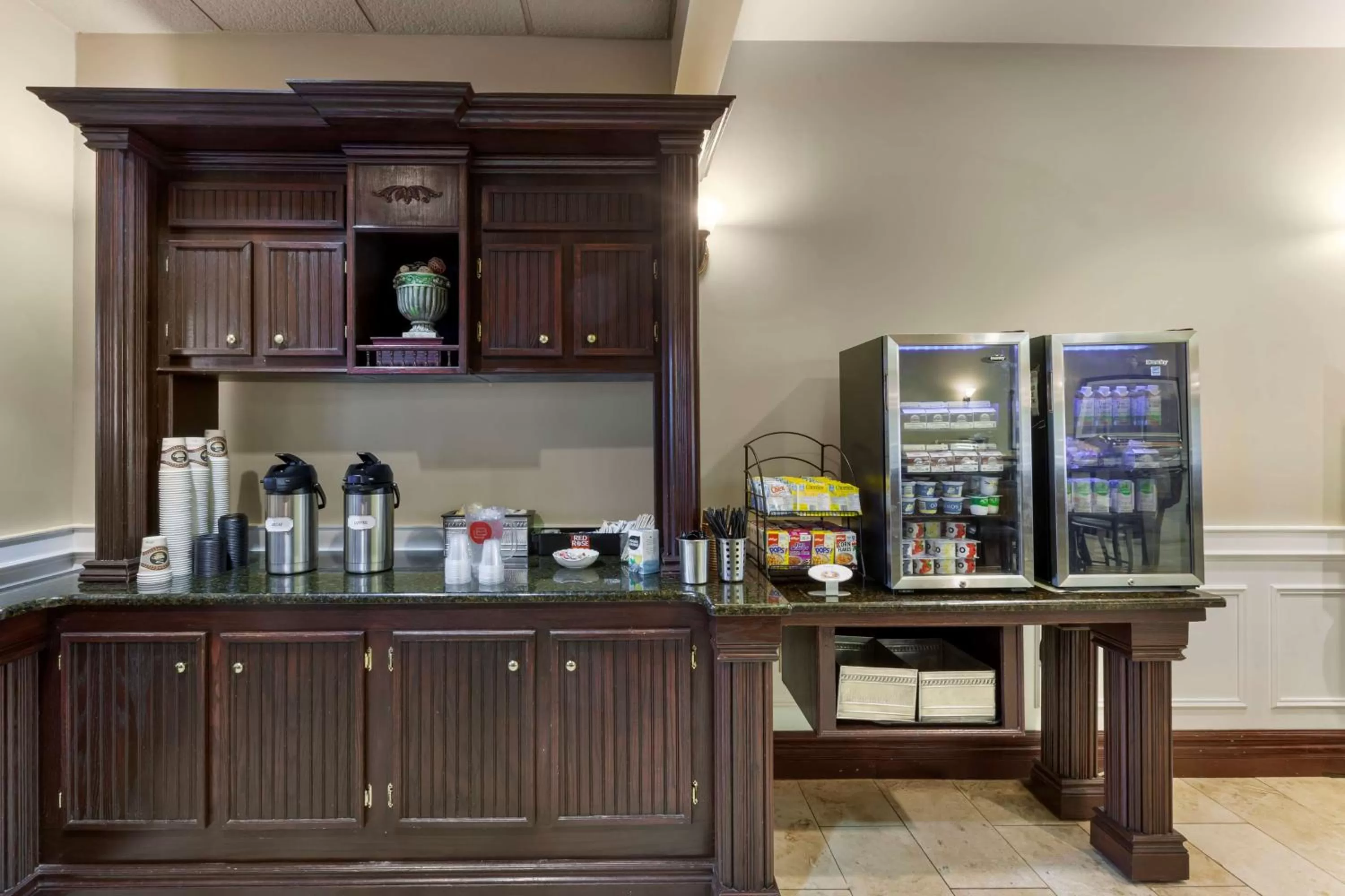 Restaurant/places to eat in Best Western Plus Orillia Hotel