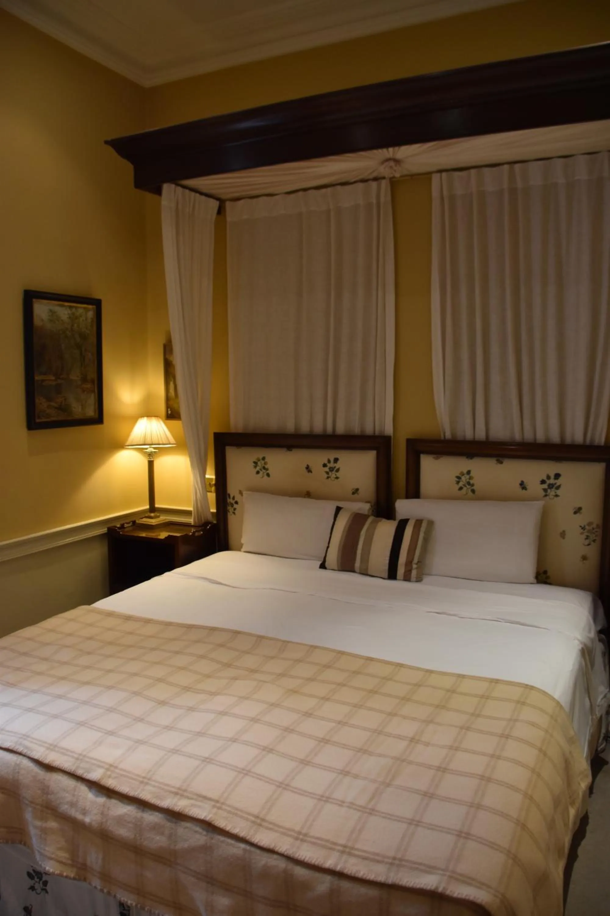 Bed in The Cranley Hotel