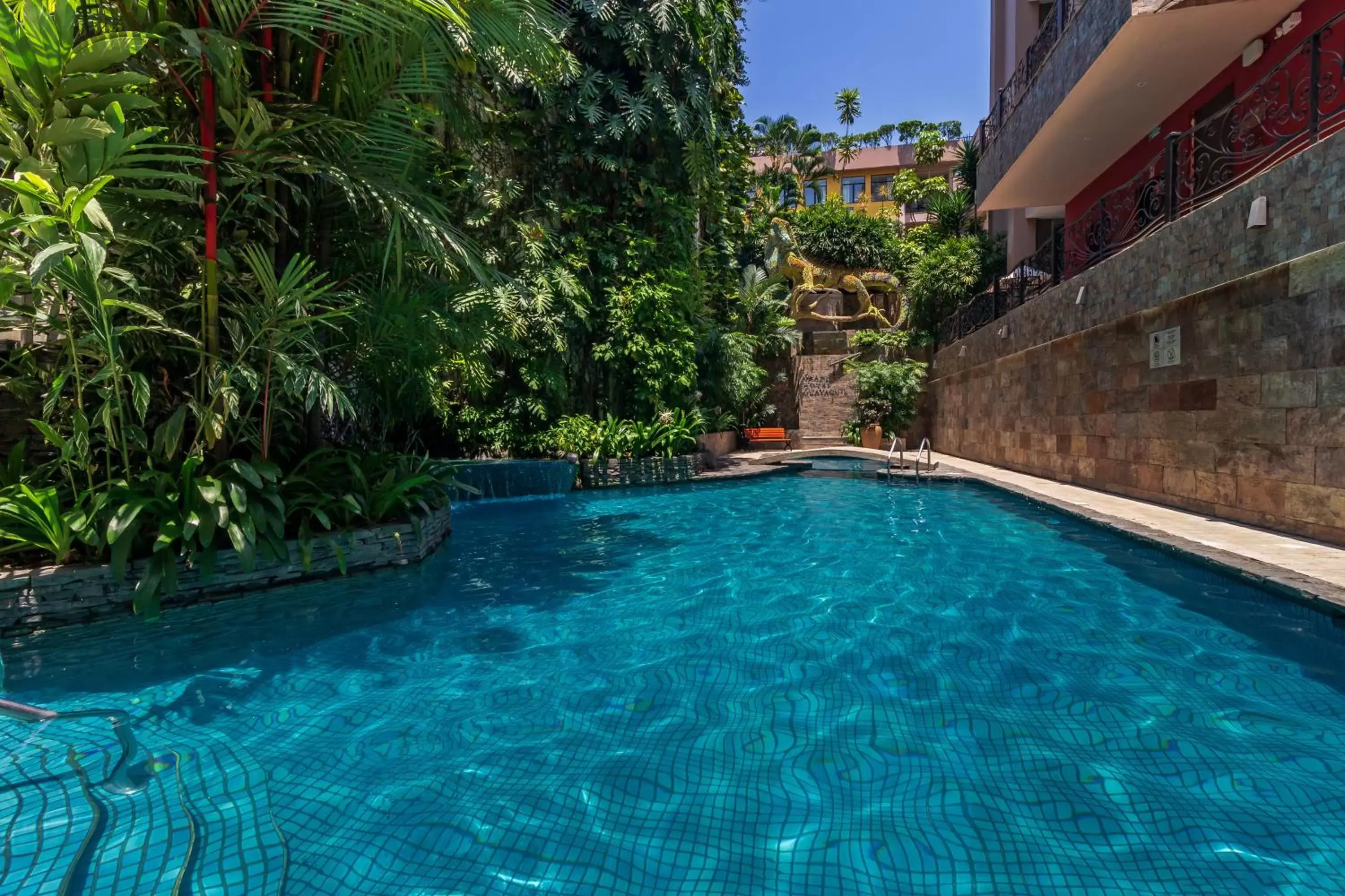 Swimming Pool in Grand Hotel Guayaquil, Ascend Hotel Collection