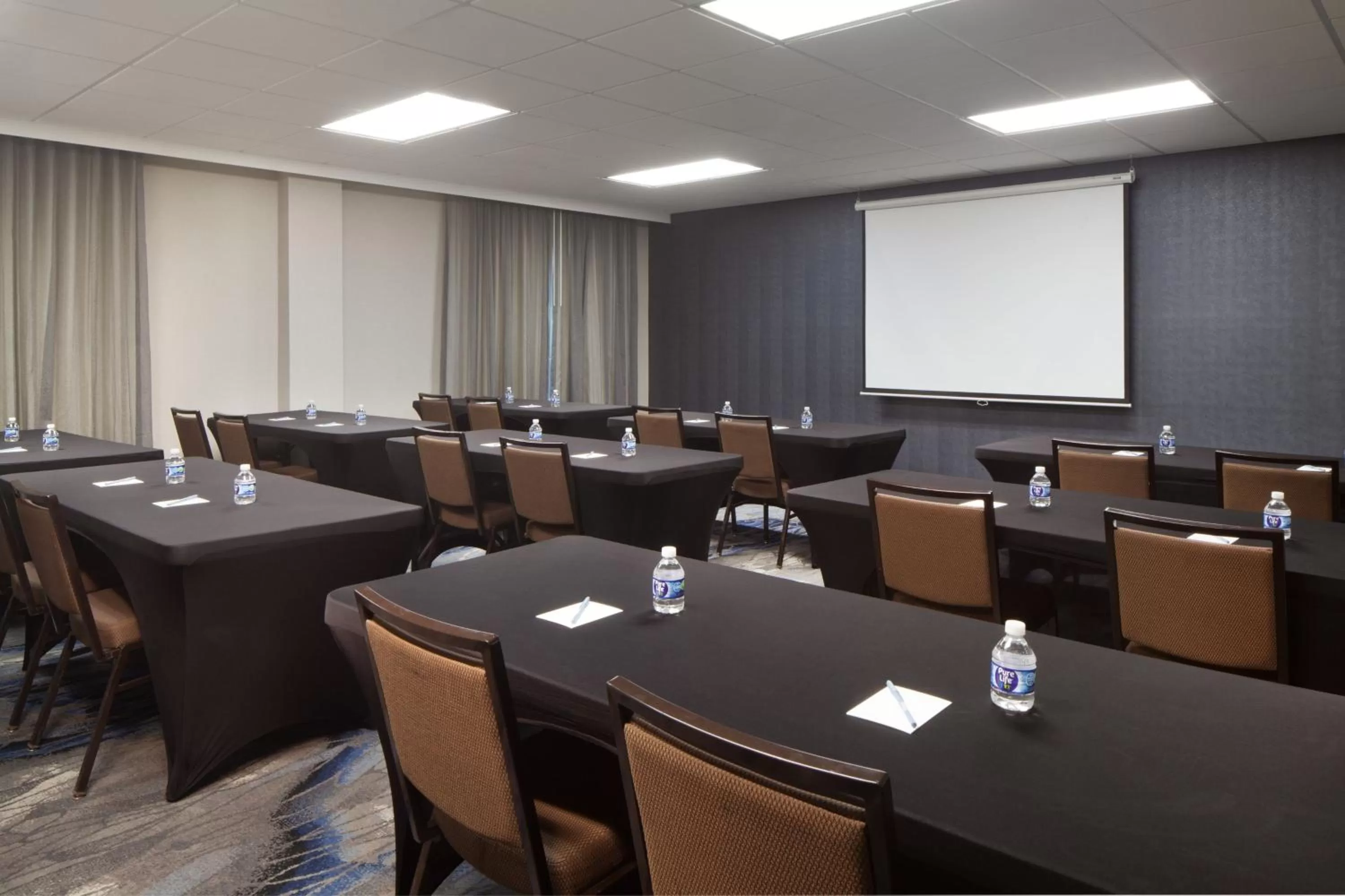 Meeting/conference room in Fairfield Inn & Suites by Marriott Charleston
