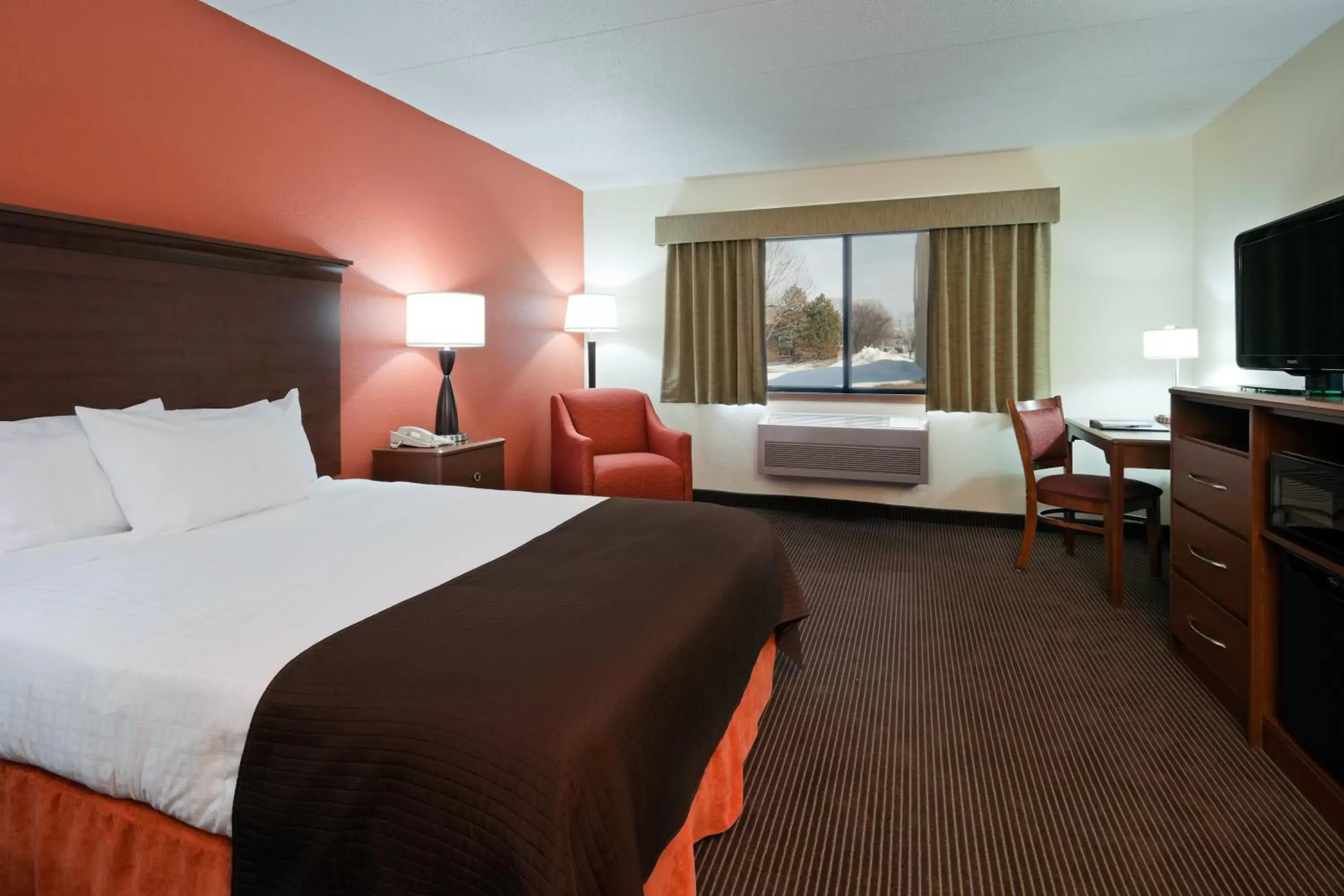 Bedroom, Bed in AmericInn by Wyndham Ashland