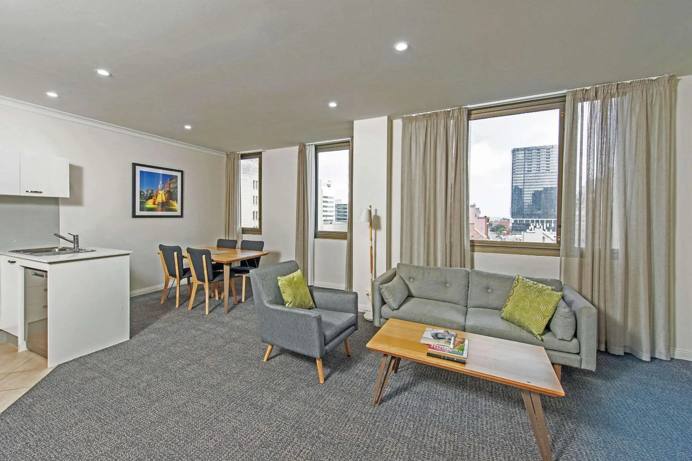 Photo of the whole room, Seating Area in Quality Apartments Adelaide Central