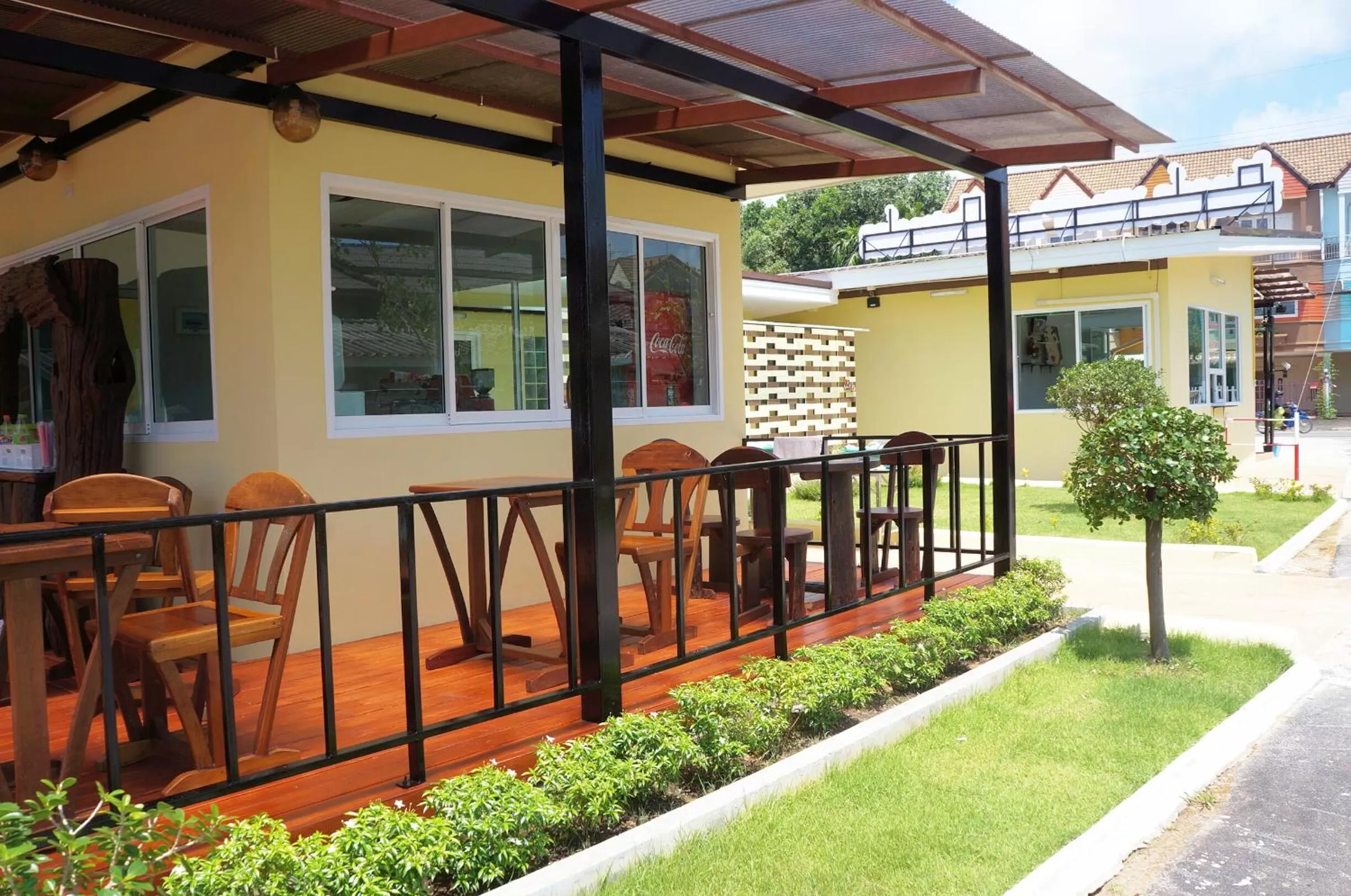 Restaurant/places to eat in Chanpraya Resort