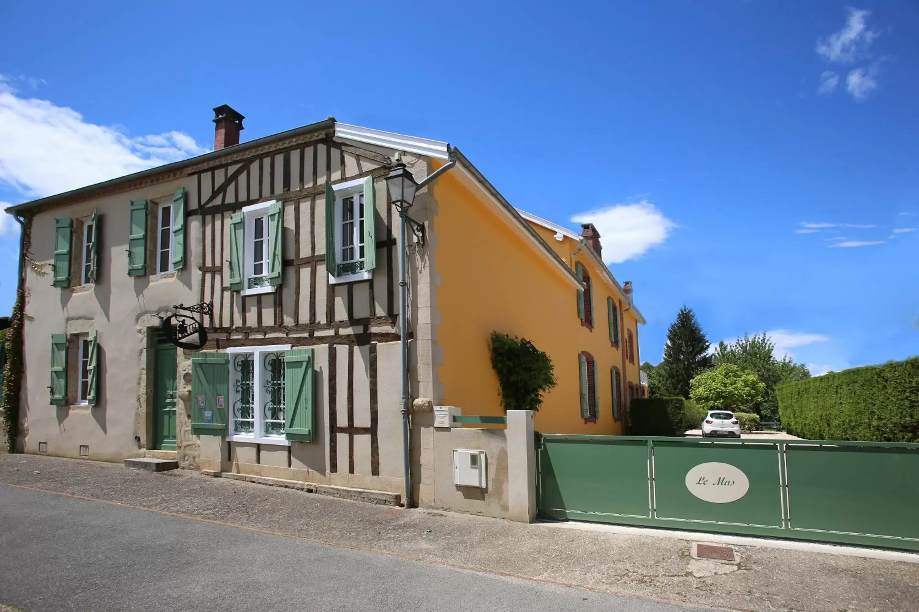 Property Building in Chambres d'Hôtes Le Mas