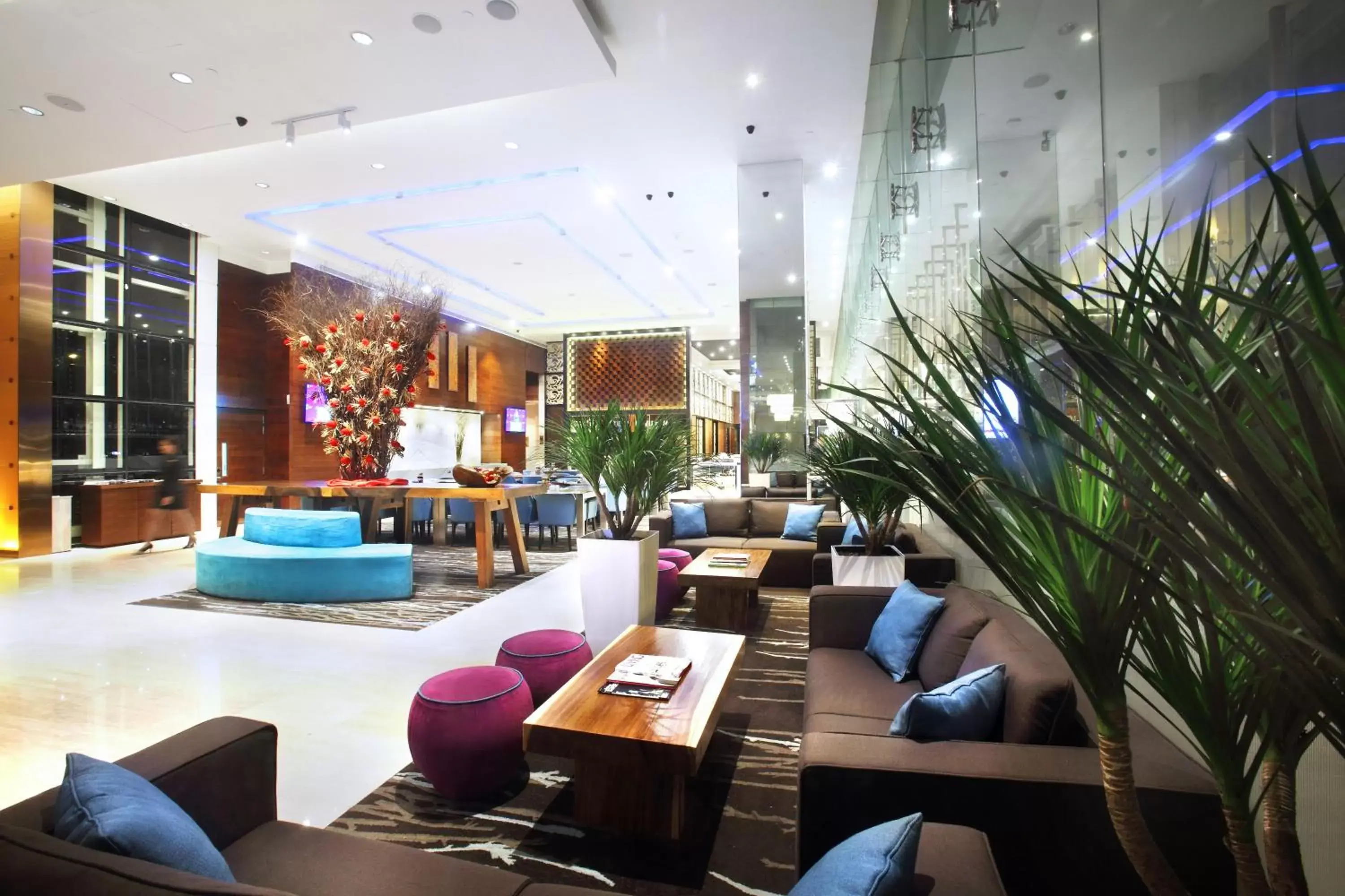 Lobby or reception in Park Regis Singapore