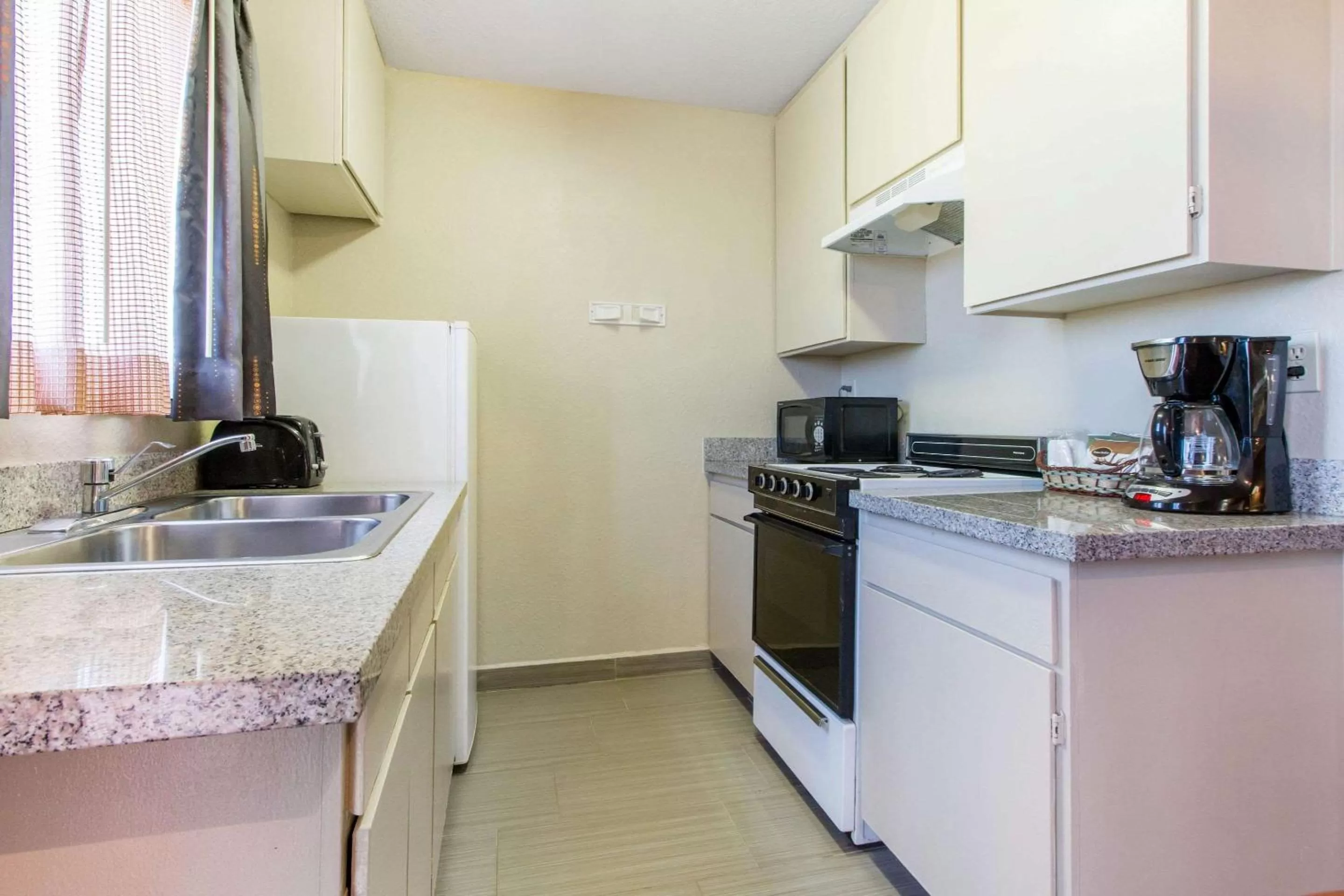 Photo of the whole room in Quality Inn & Suites Crescent City Redwood Coast