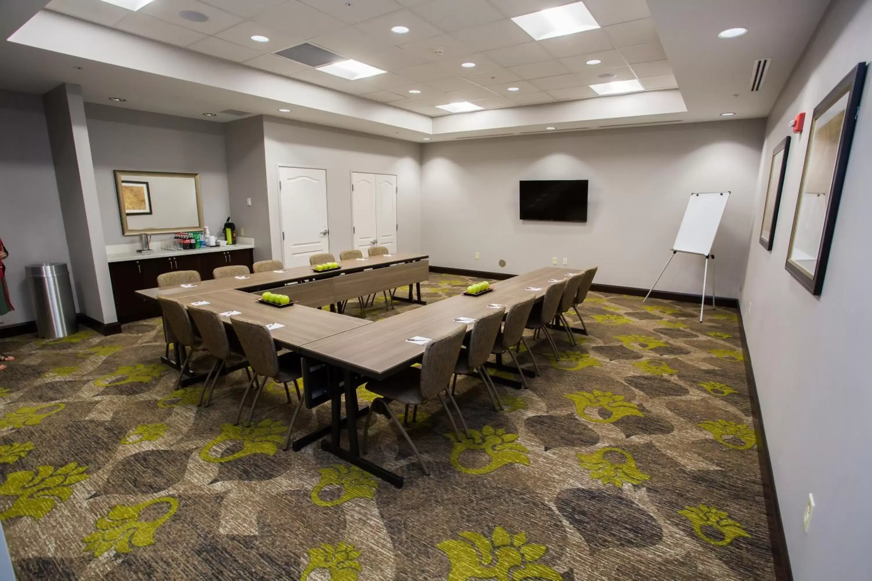 Meeting/conference room in Staybridge Suites Miamisburg, an IHG Hotel