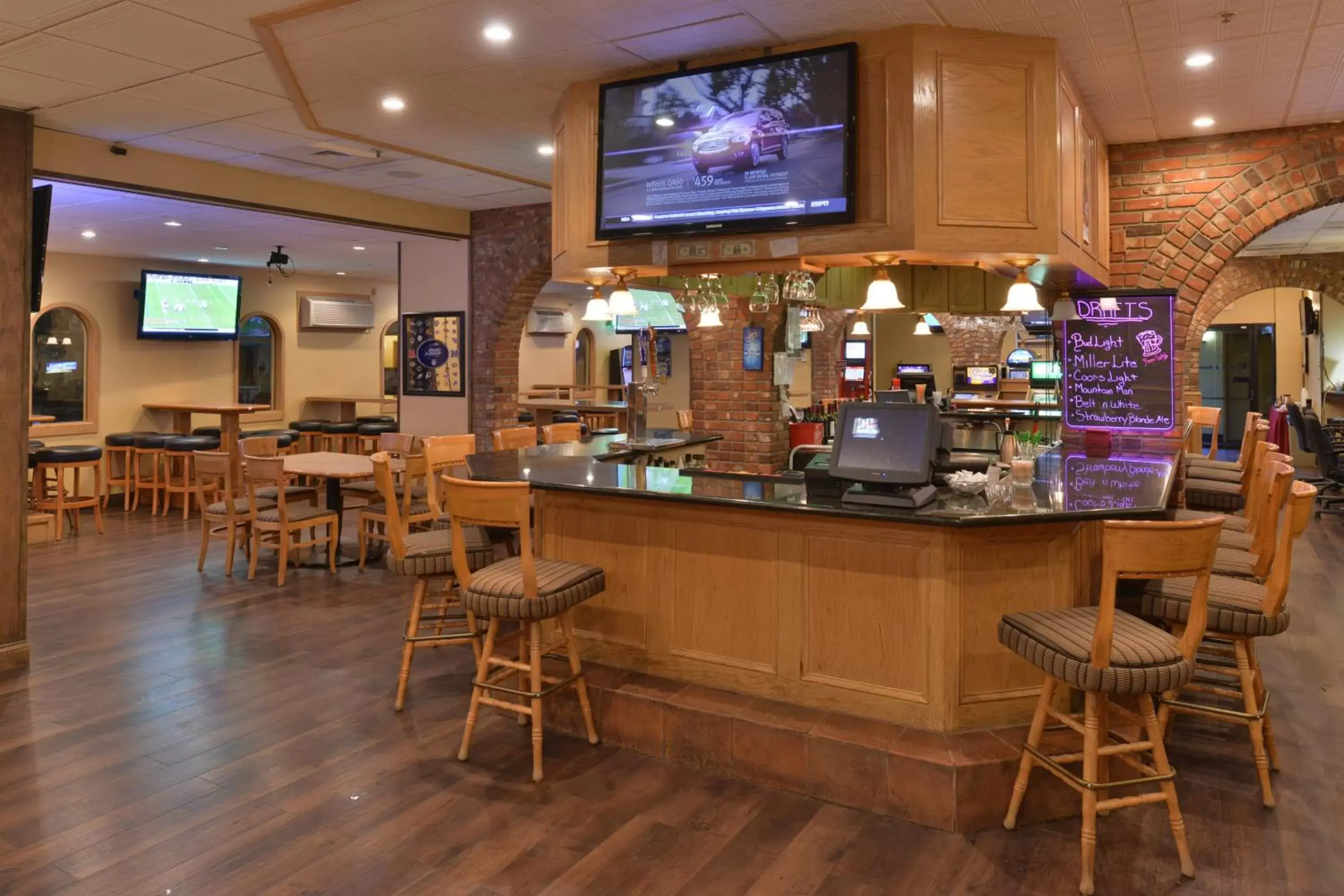 Lobby or reception, Lounge/Bar in Holiday Inn Great Falls-Convention Center, an IHG Hotel