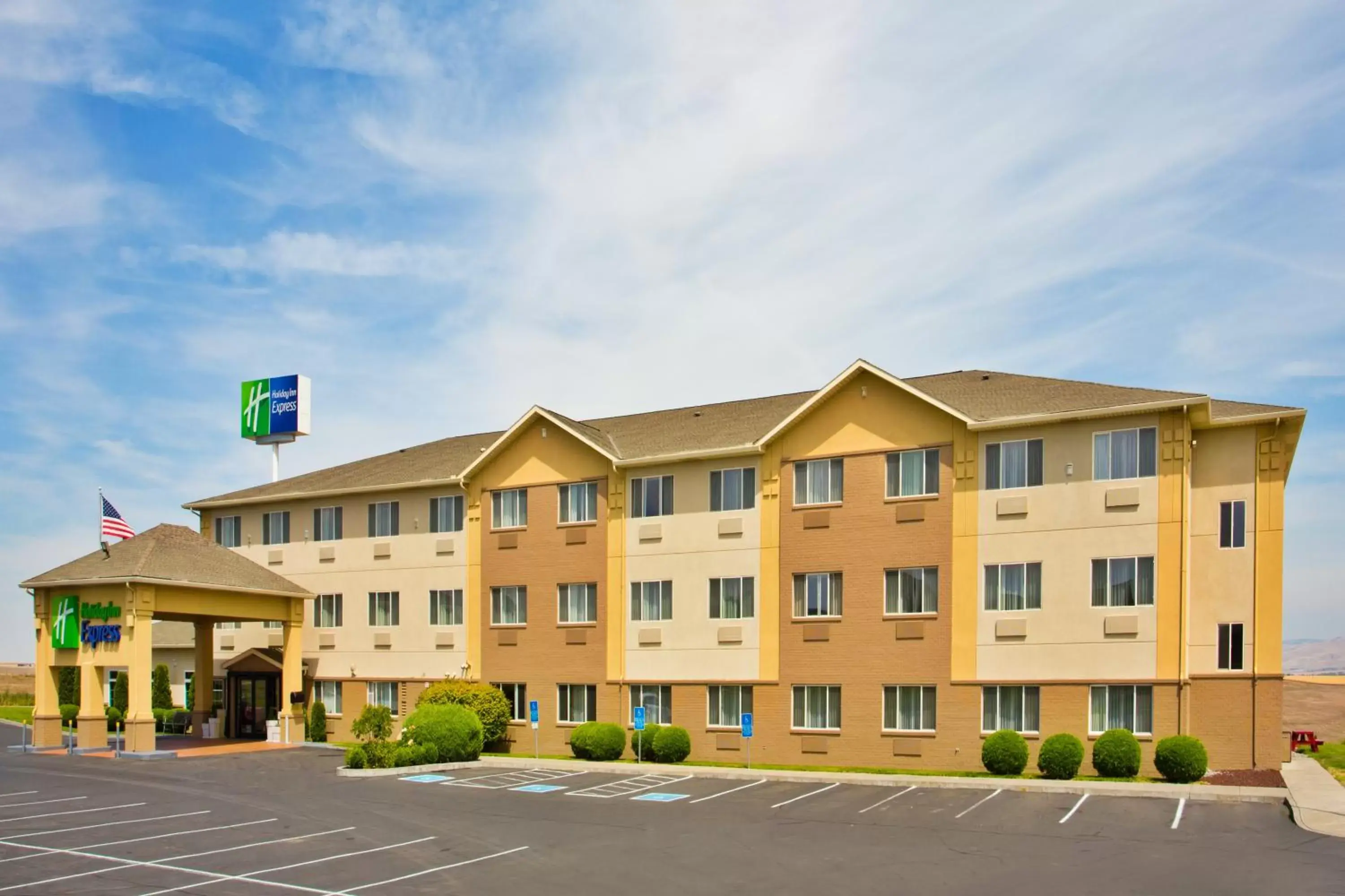 Property Building in Holiday Inn Express Pendleton, an IHG Hotel