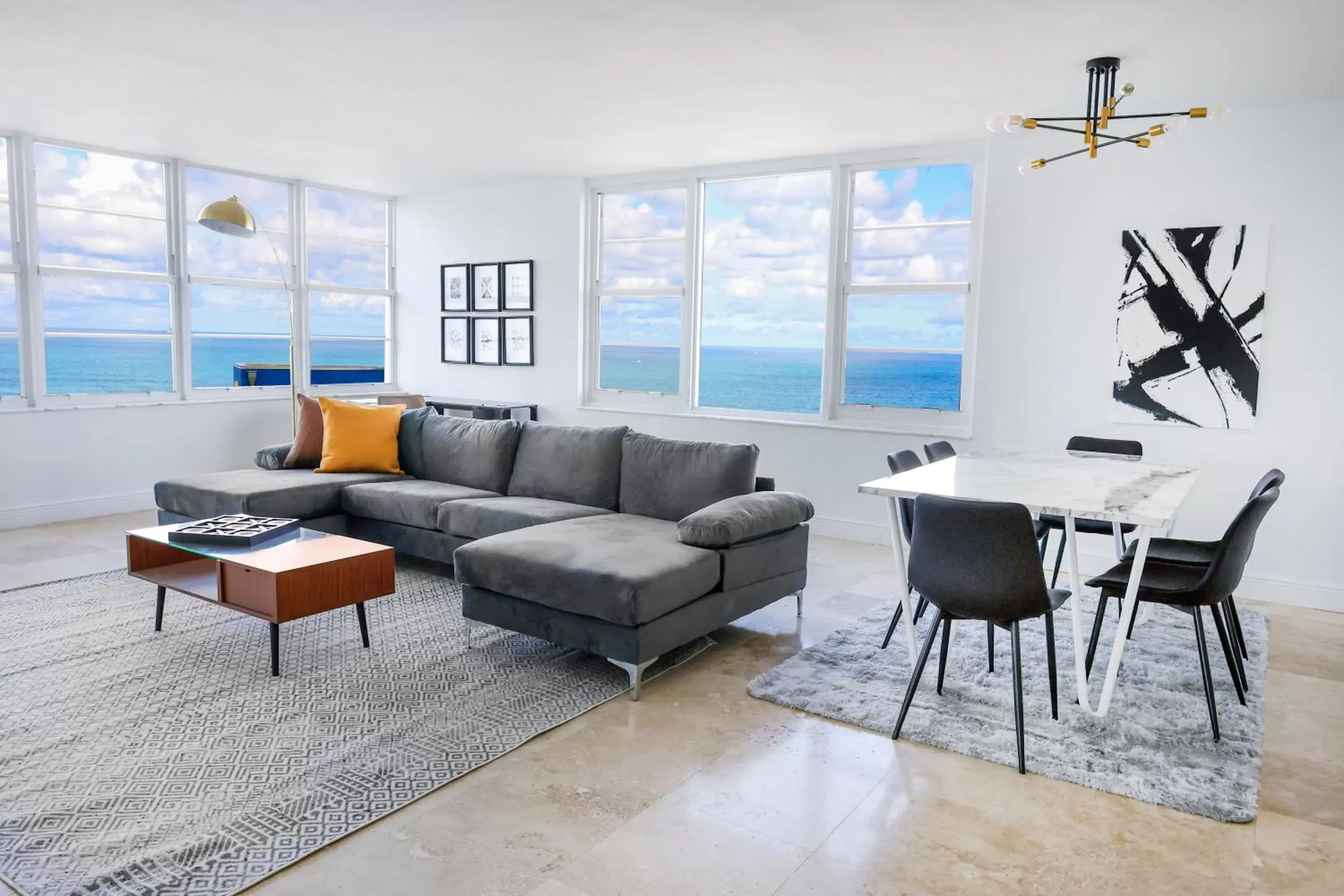 Living room, Sea View in Seacoast Suites on Miami Beach