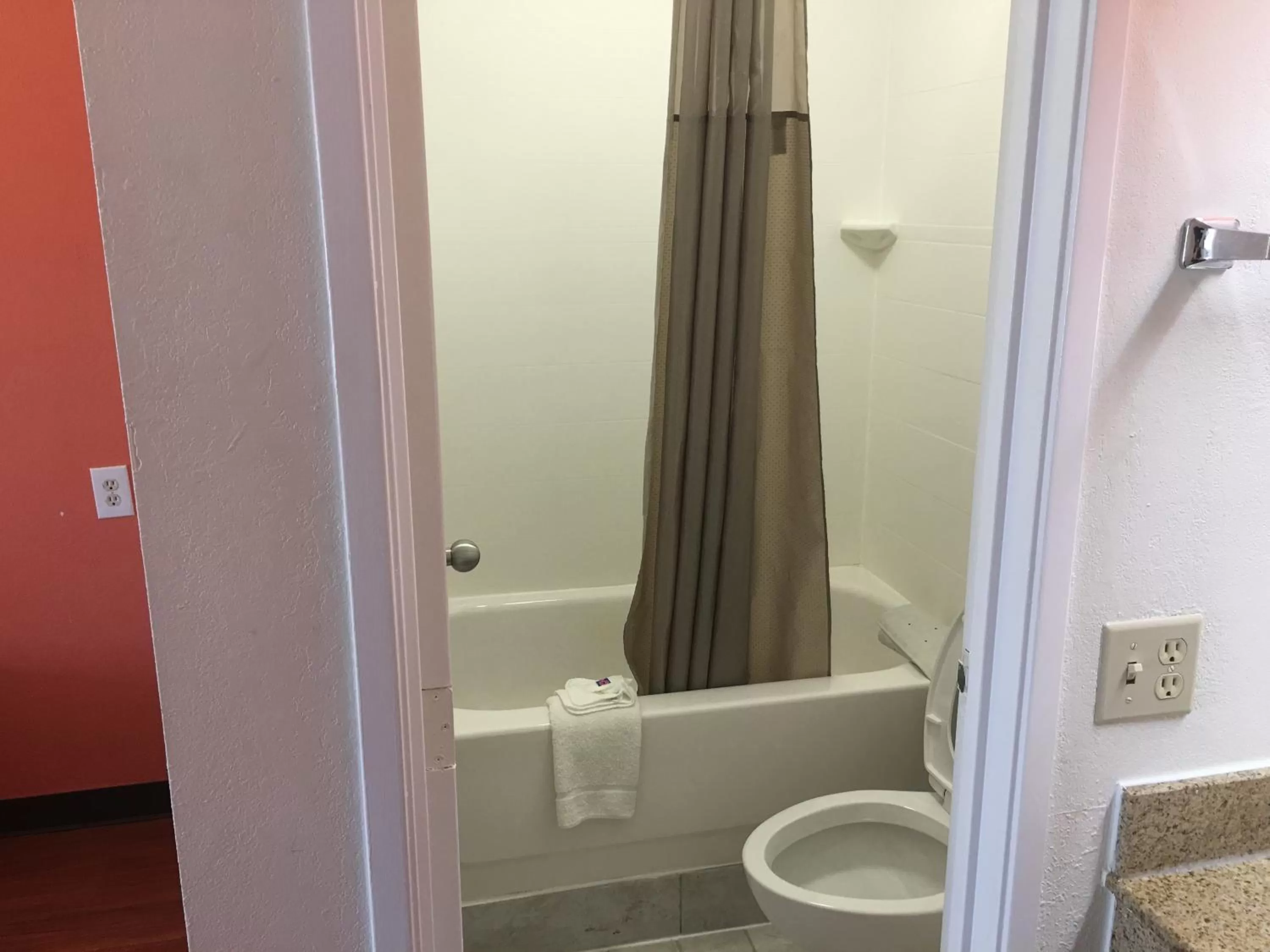 Shower in Motel 6-Richmond, VA - Midlothian Turnpike