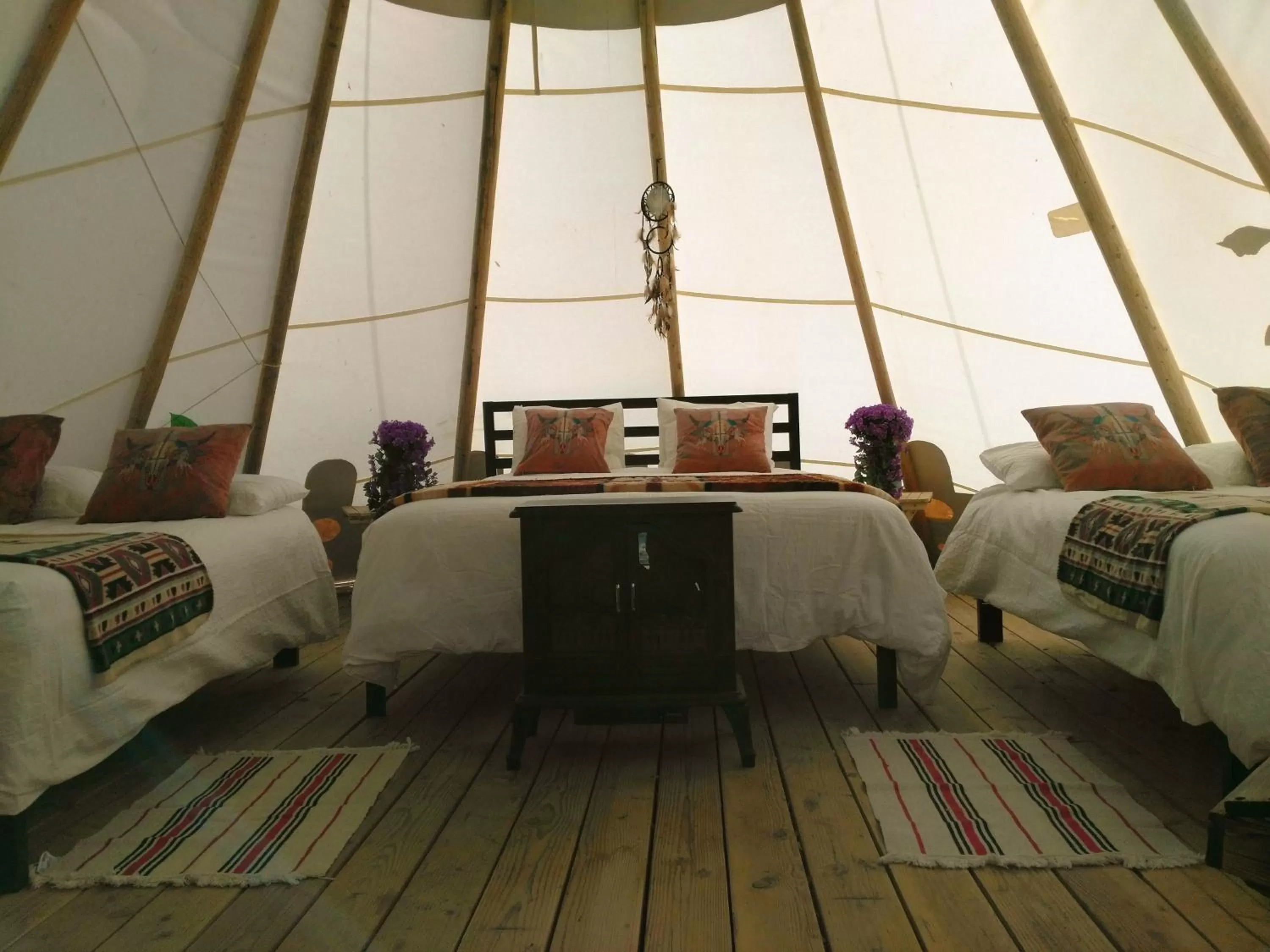 Photo of the whole room, Bed in Olancha RV Park and Motel