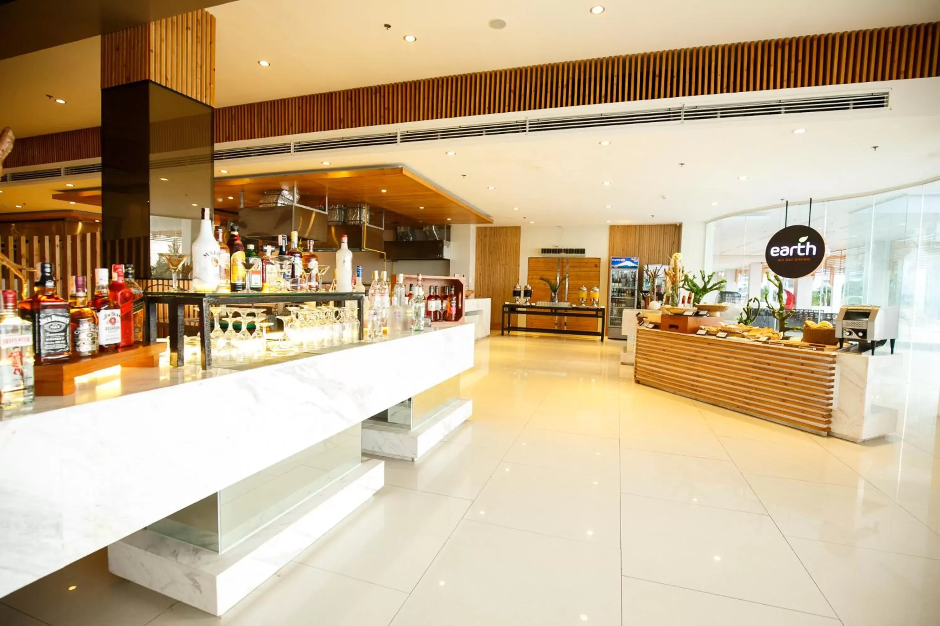 Restaurant/places to eat in Solea Mactan Resort Restaurant/places to eat in Solea Mactan Resort