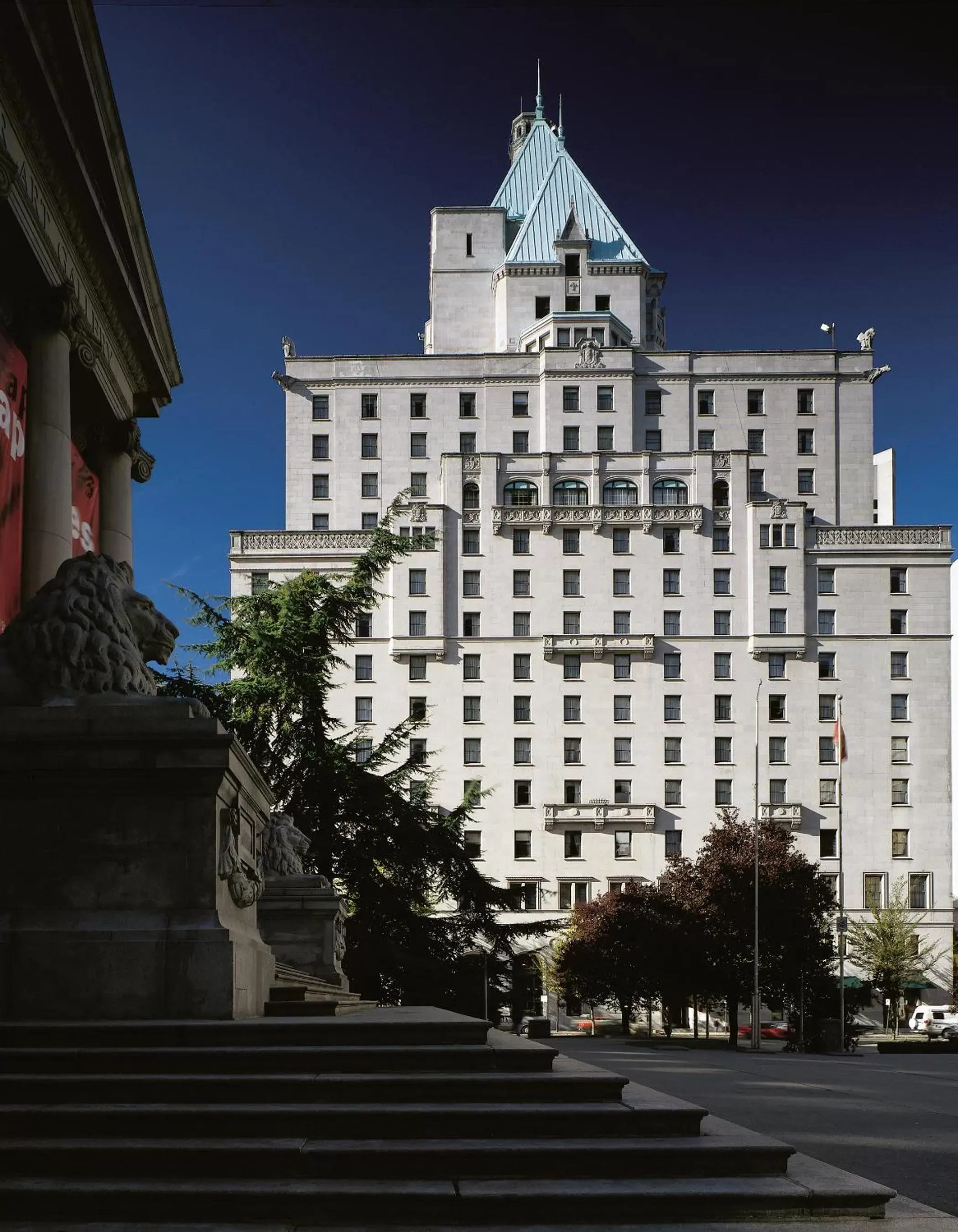 Facade/entrance, Property Building in Fairmont Hotel Vancouver