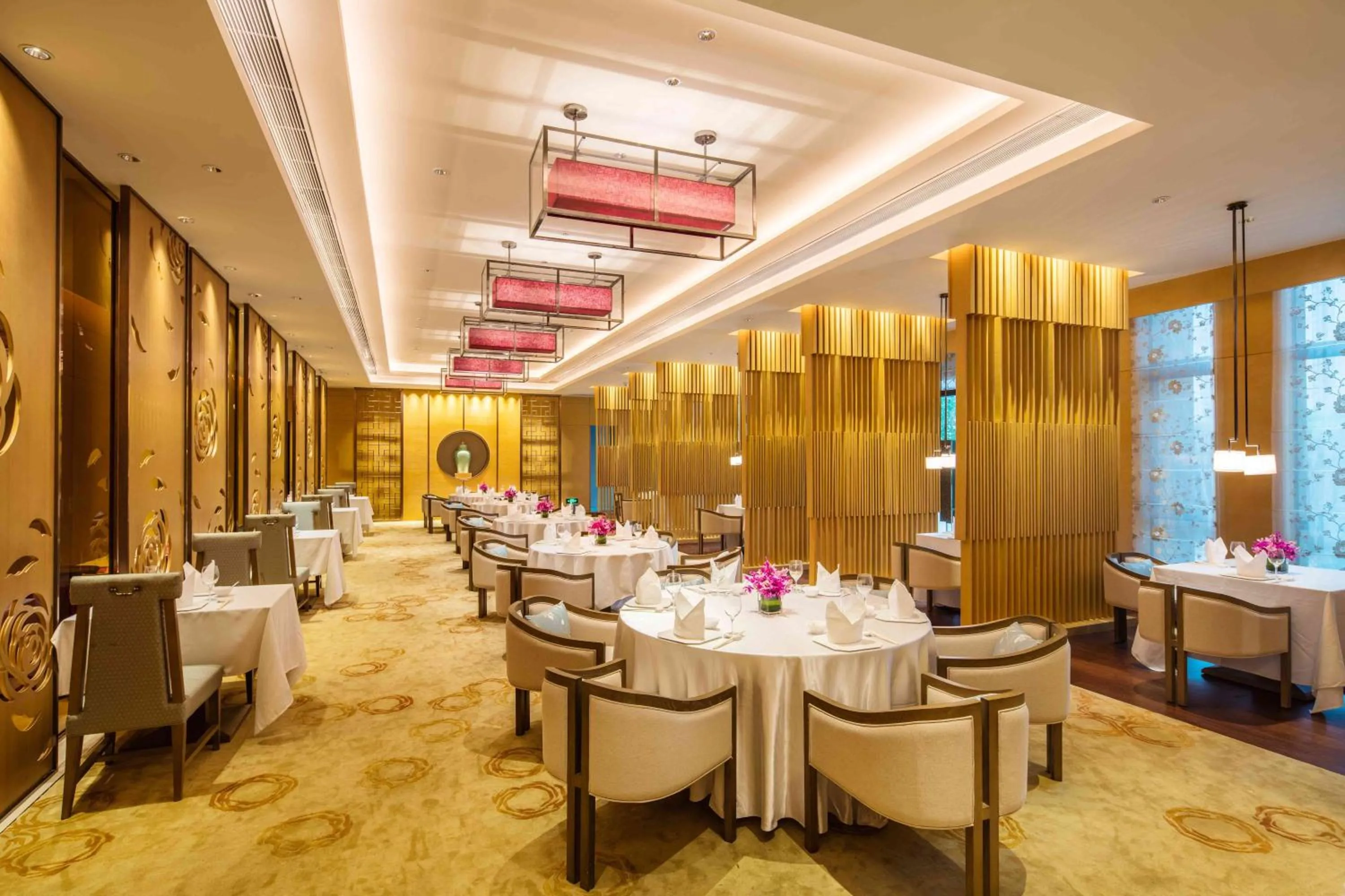 Restaurant/places to eat in Holiday Inn Chongqing University Town by IHG