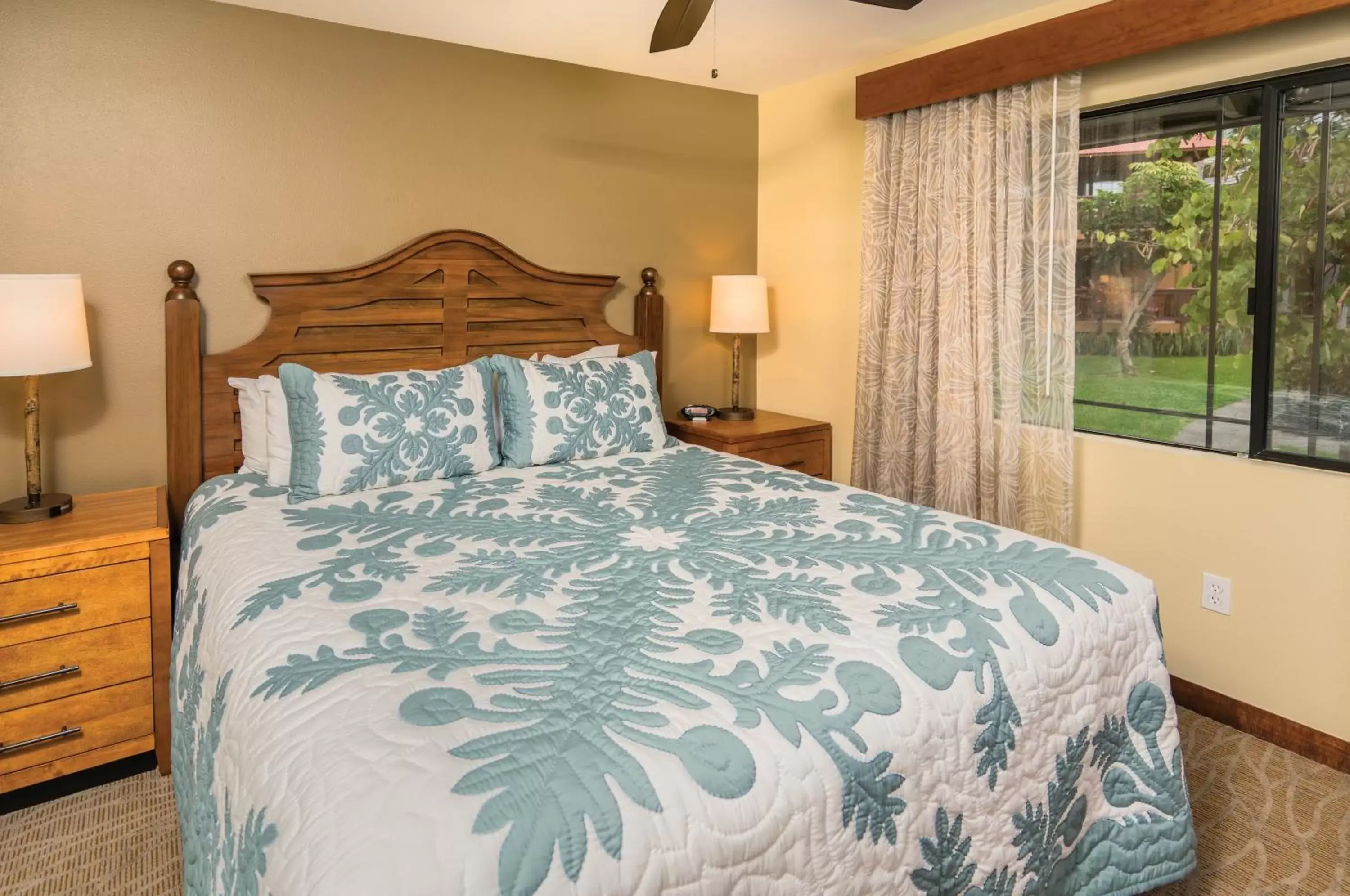 Photo of the whole room, Bed in Wyndham Kona Hawaiian Resort