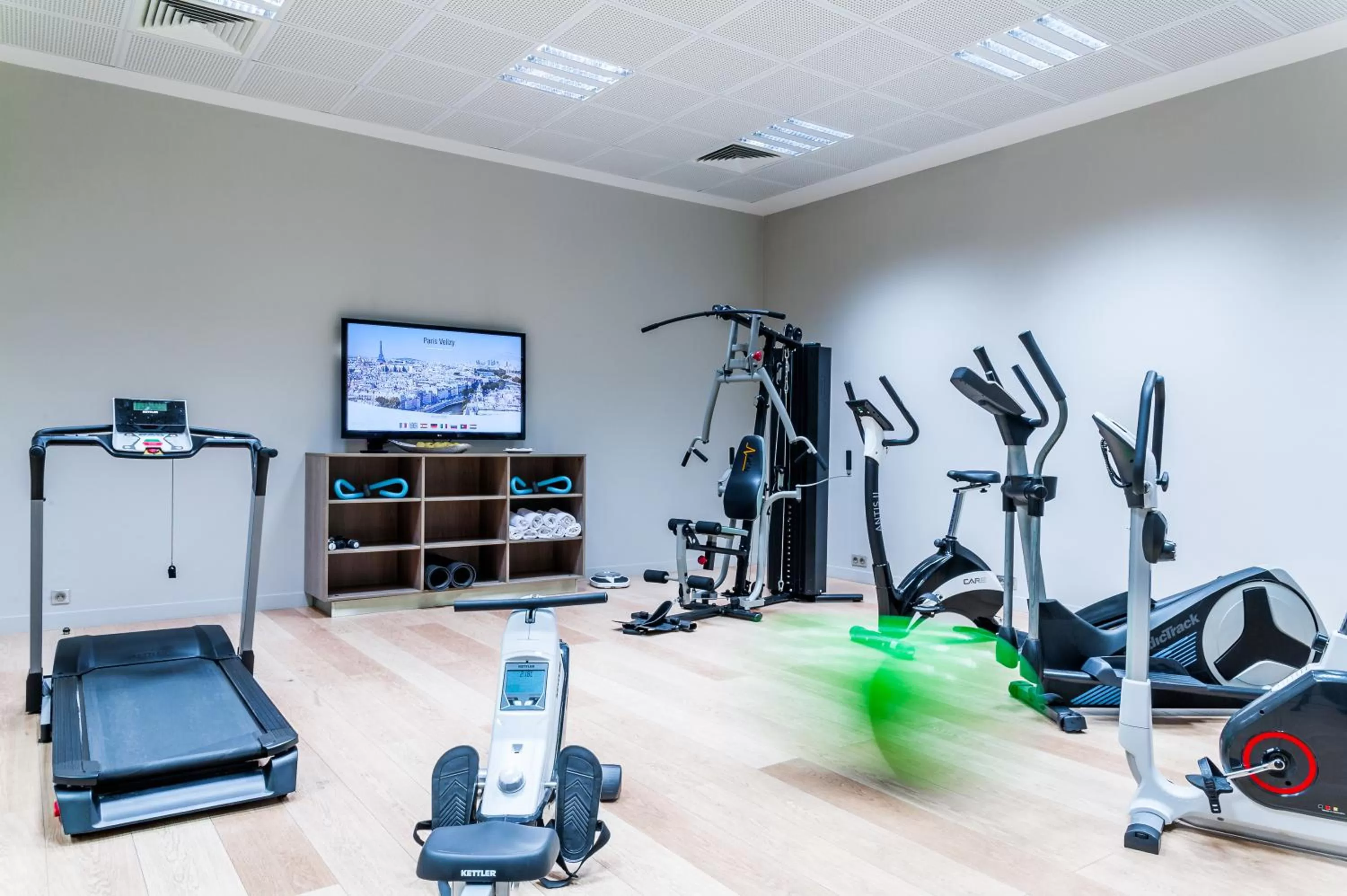 Fitness centre/facilities in Best Western Plus Paris Velizy