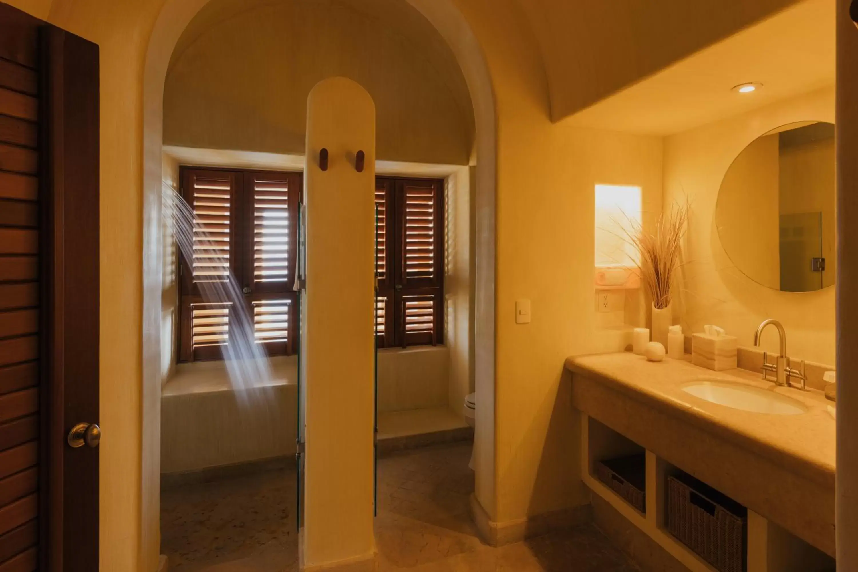 Bathroom in Cala de Mar Resort & Spa Ixtapa