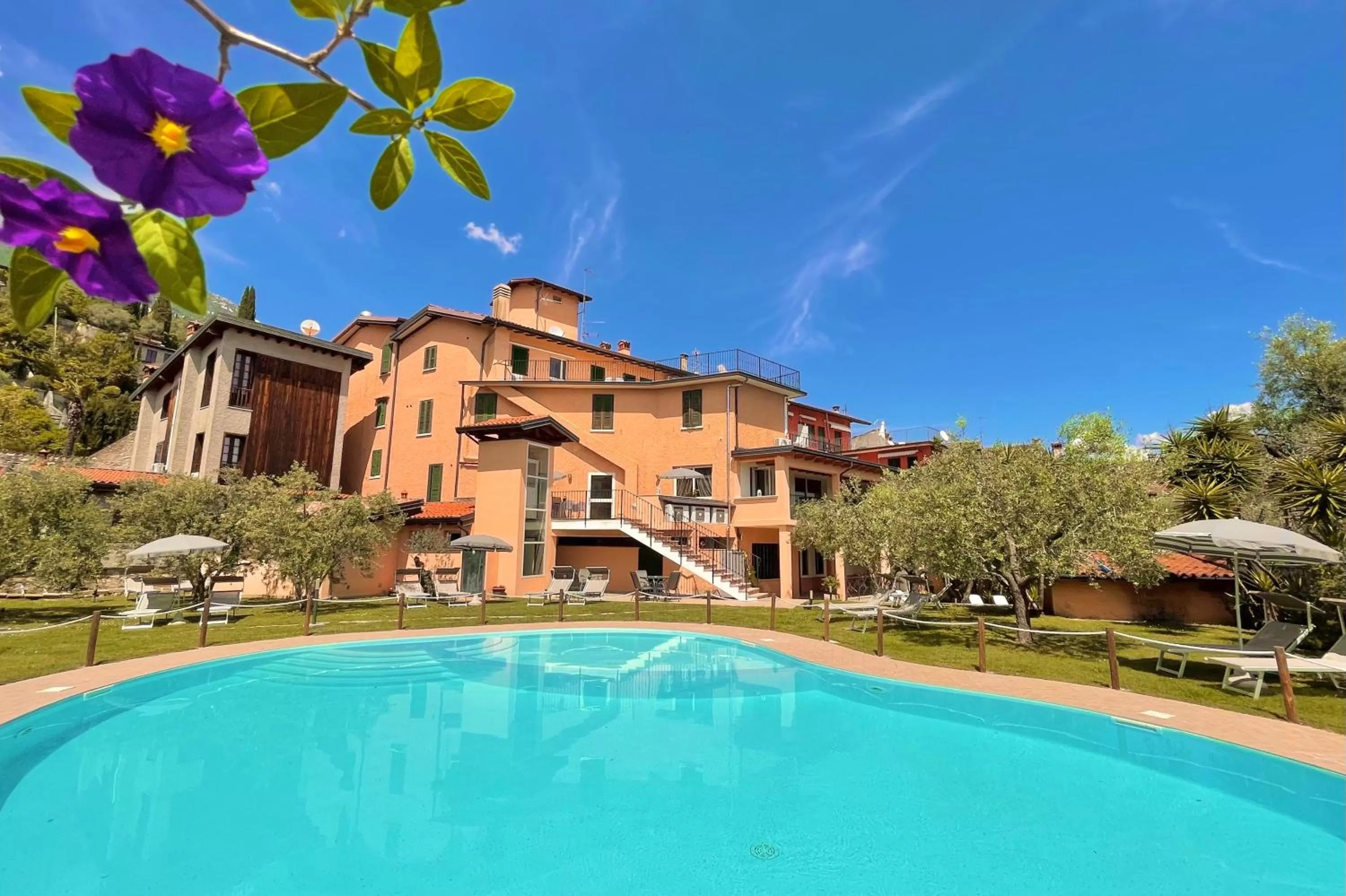 Pool view in Albergo Vittoria