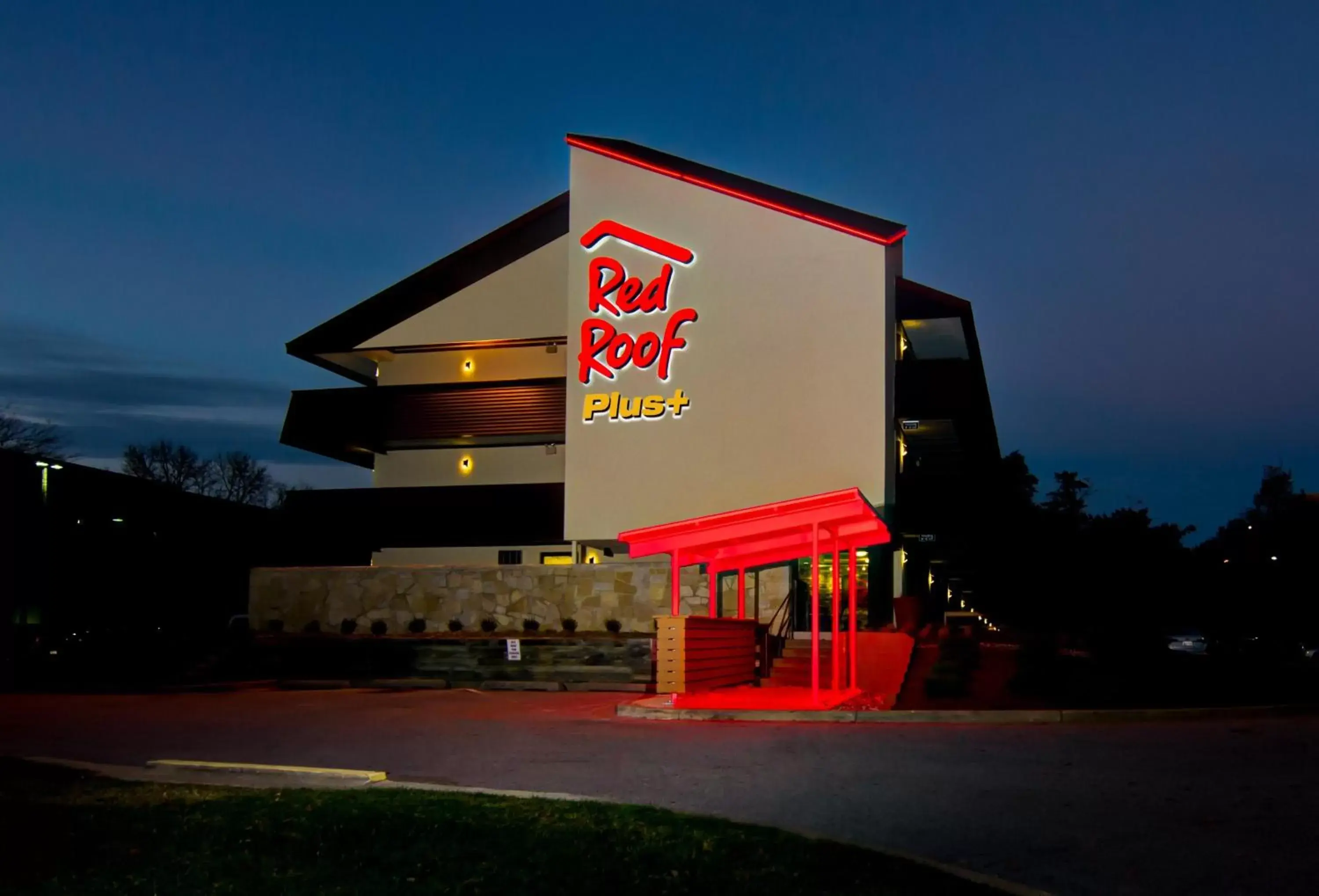 Property Building in Red Roof Inn PLUS+ Baltimore-Washington DC/BWI Airport