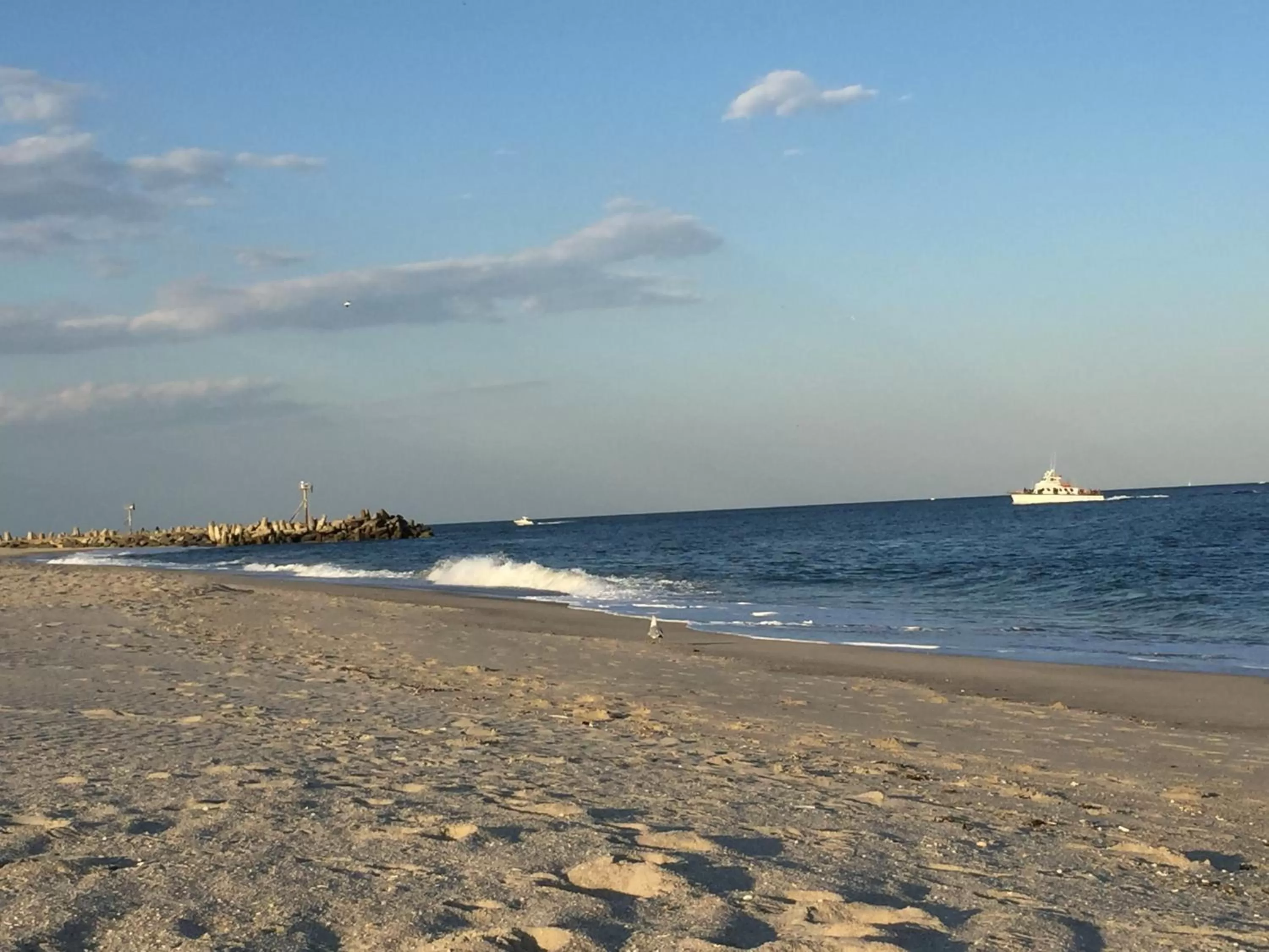 Natural landscape, Beach in Sand Pebble Motor Lodge