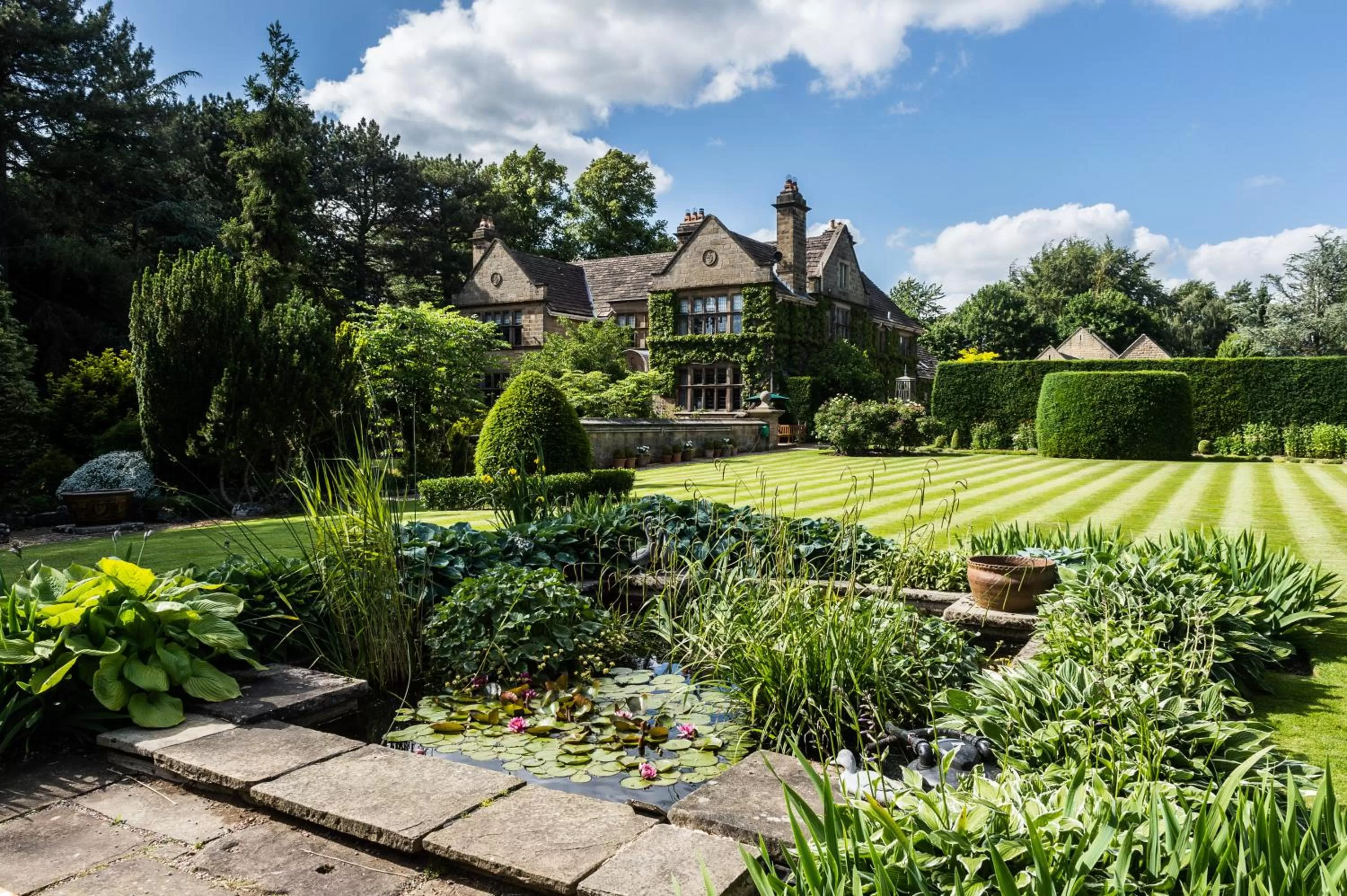 Property building, Garden in Fischers Baslow Hall - Chatsworth