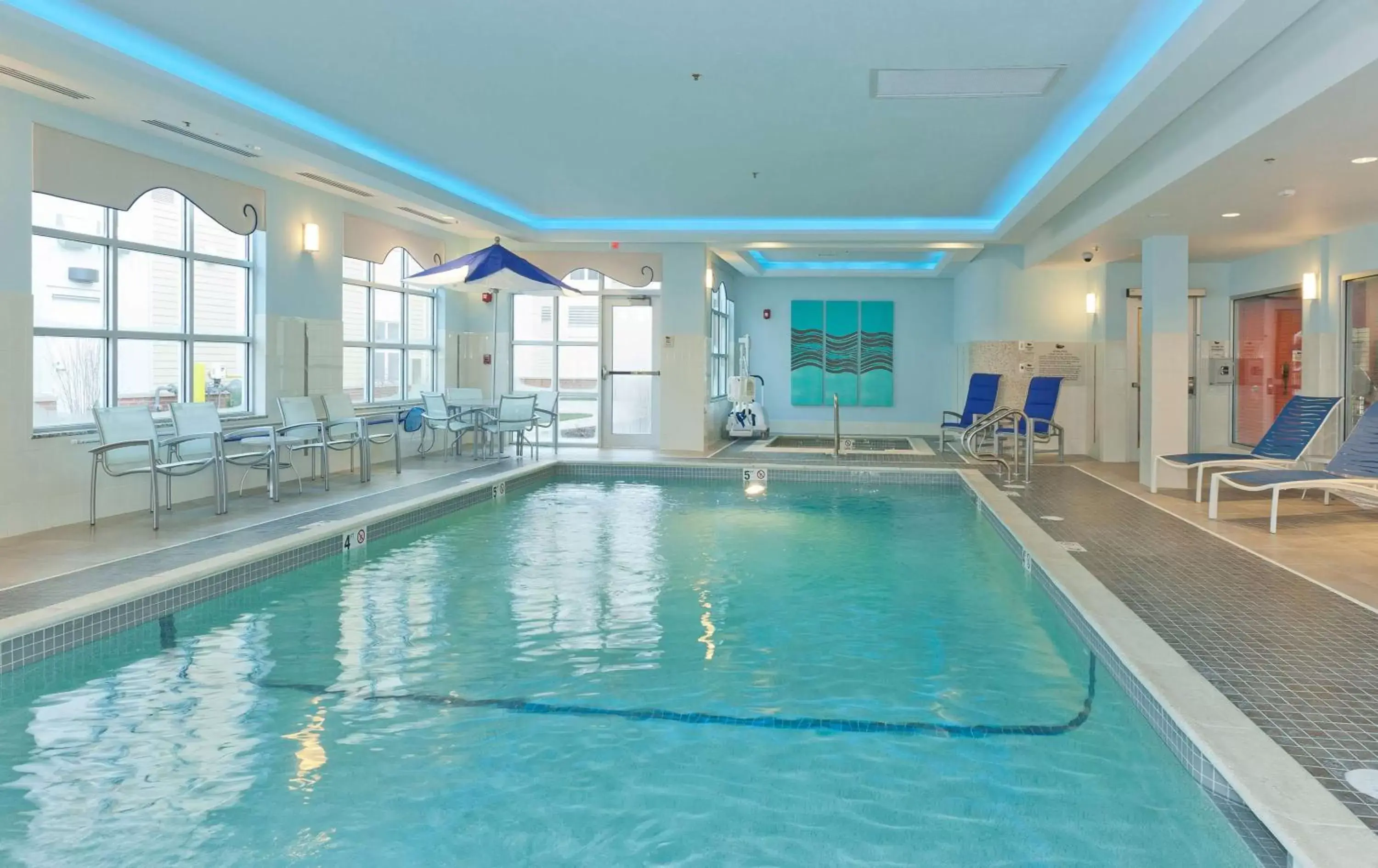 Swimming Pool in Homewood Suites by Hilton Boston/Canton, MA