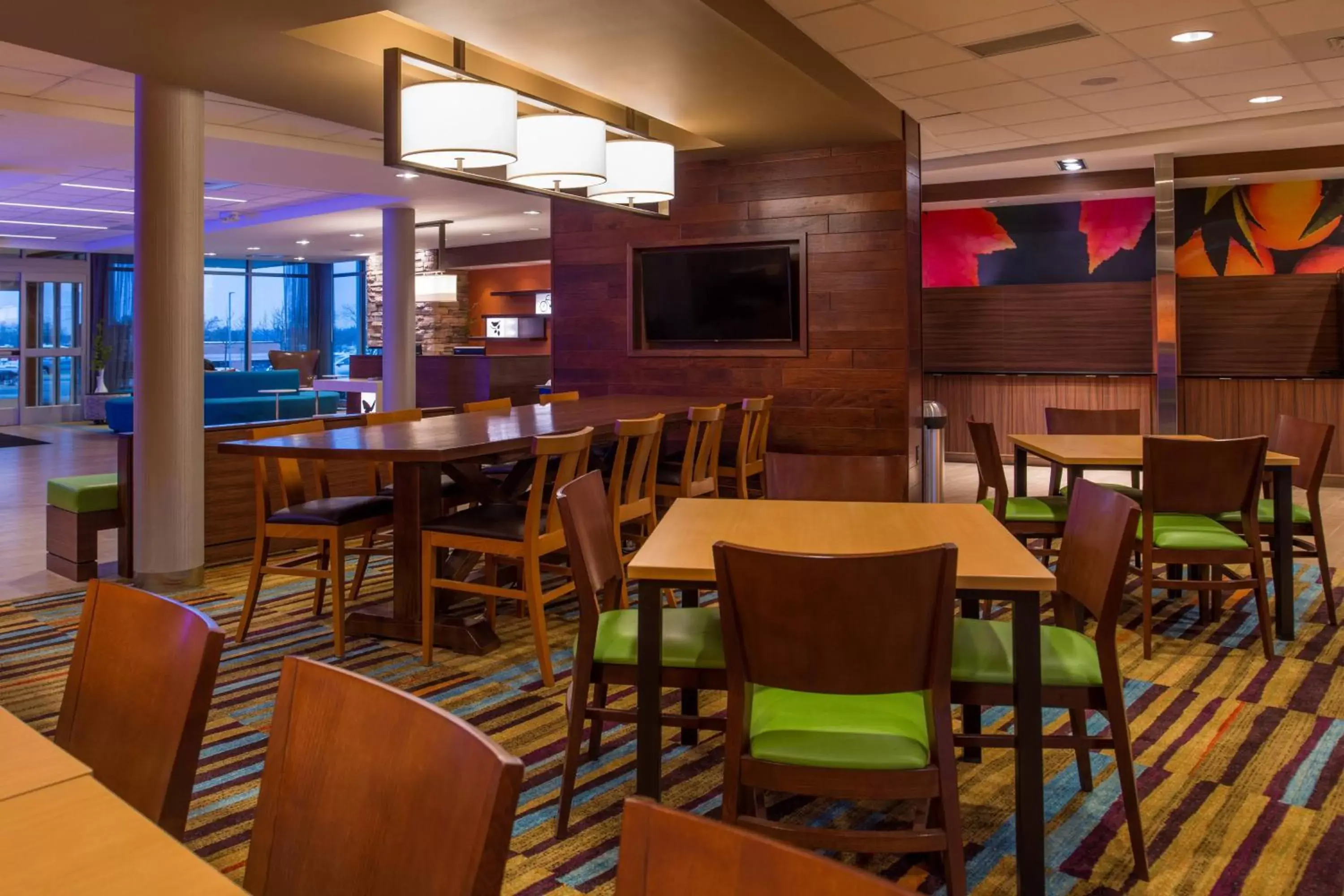 Restaurant/Places to Eat in Fairfield Inn & Suites by Marriott St. Louis Westport