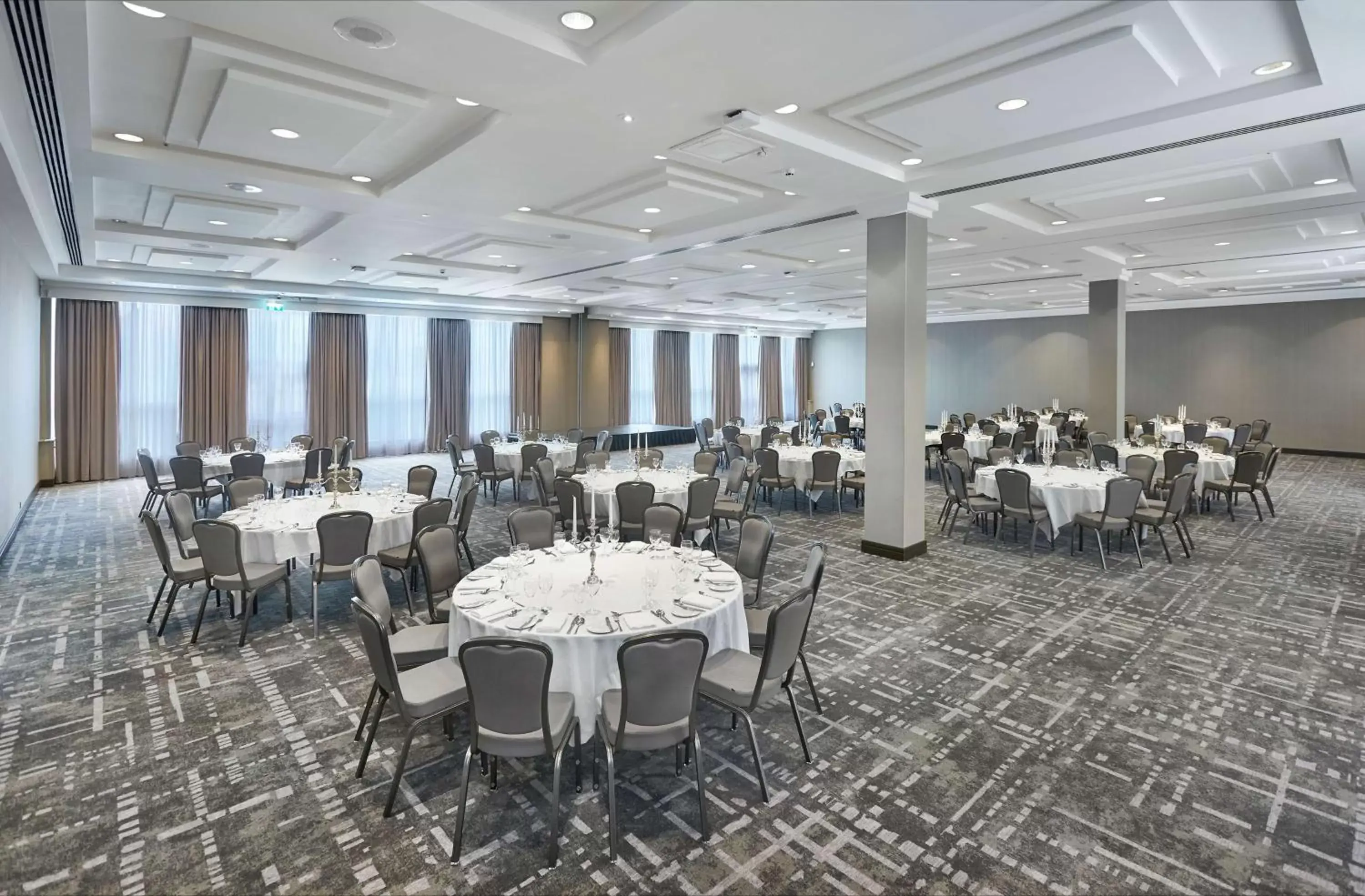 Meeting/conference room, Restaurant/Places to Eat in Hilton London Croydon