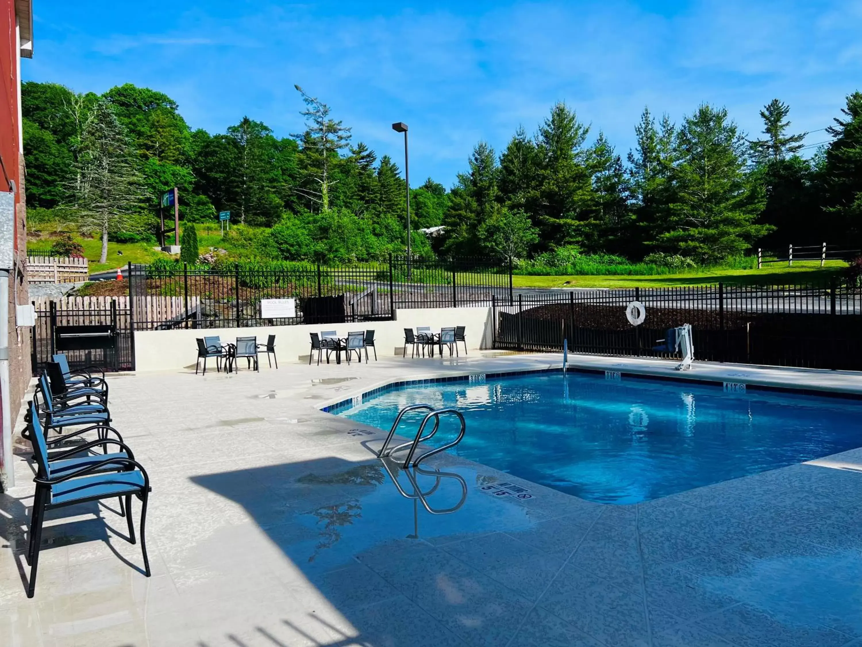 Pool view, Swimming Pool in Holiday Inn Express Blowing Rock South, an IHG Hotel